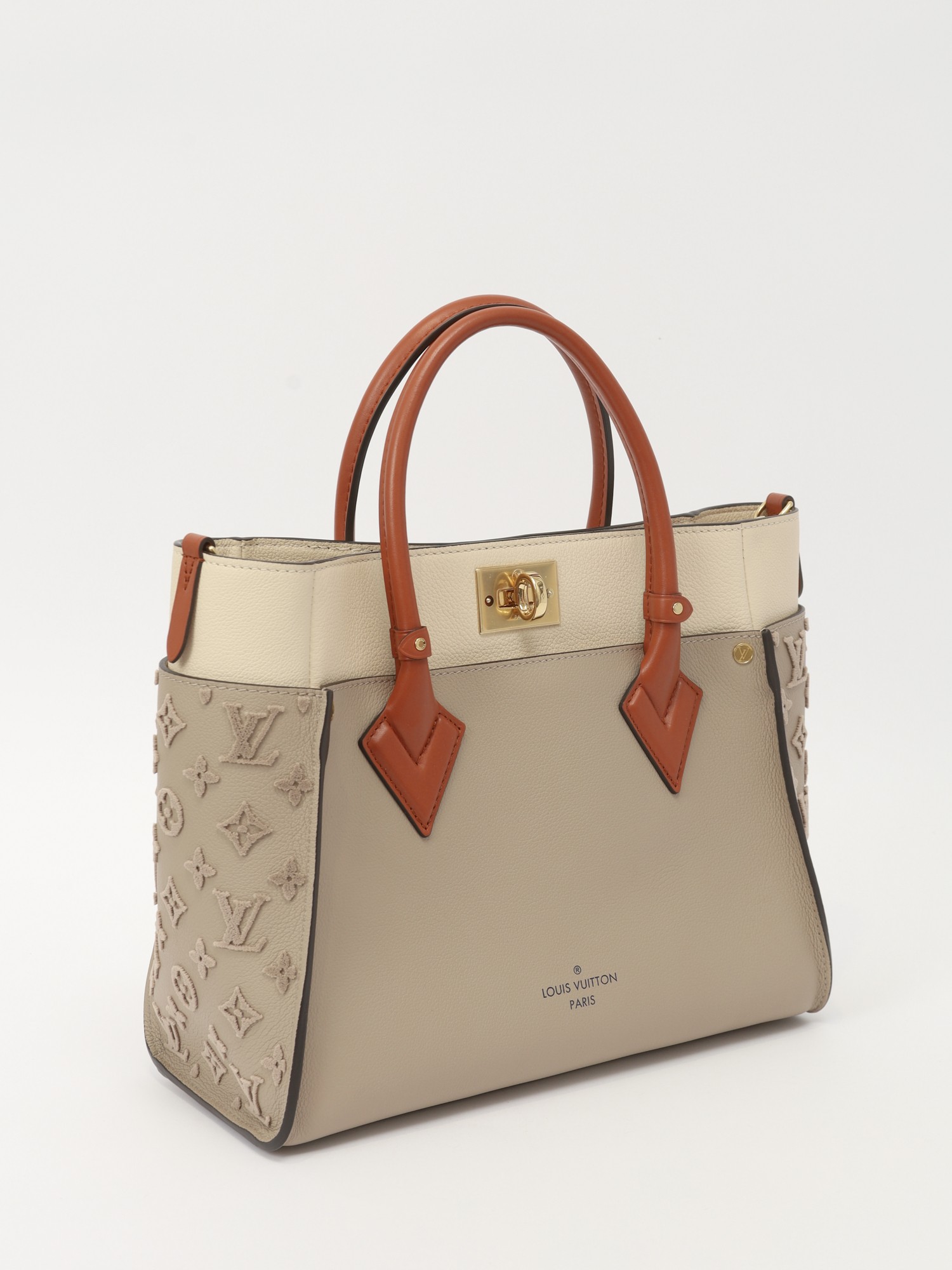 Louis Vuitton On My Side 2