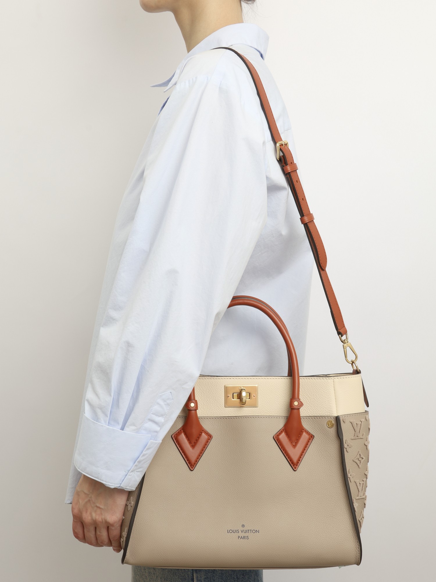 Louis Vuitton On My Side 1