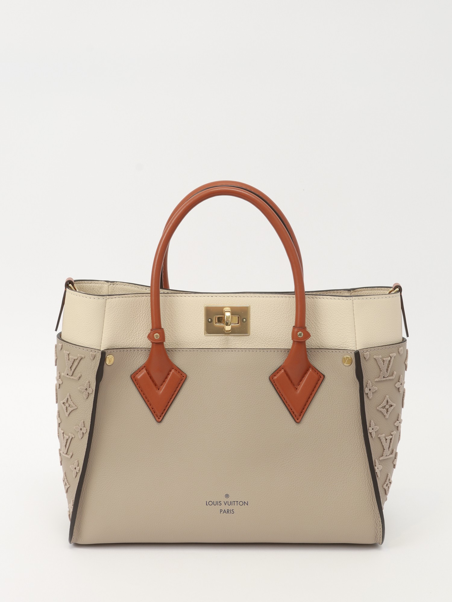 Louis Vuitton On My Side 0