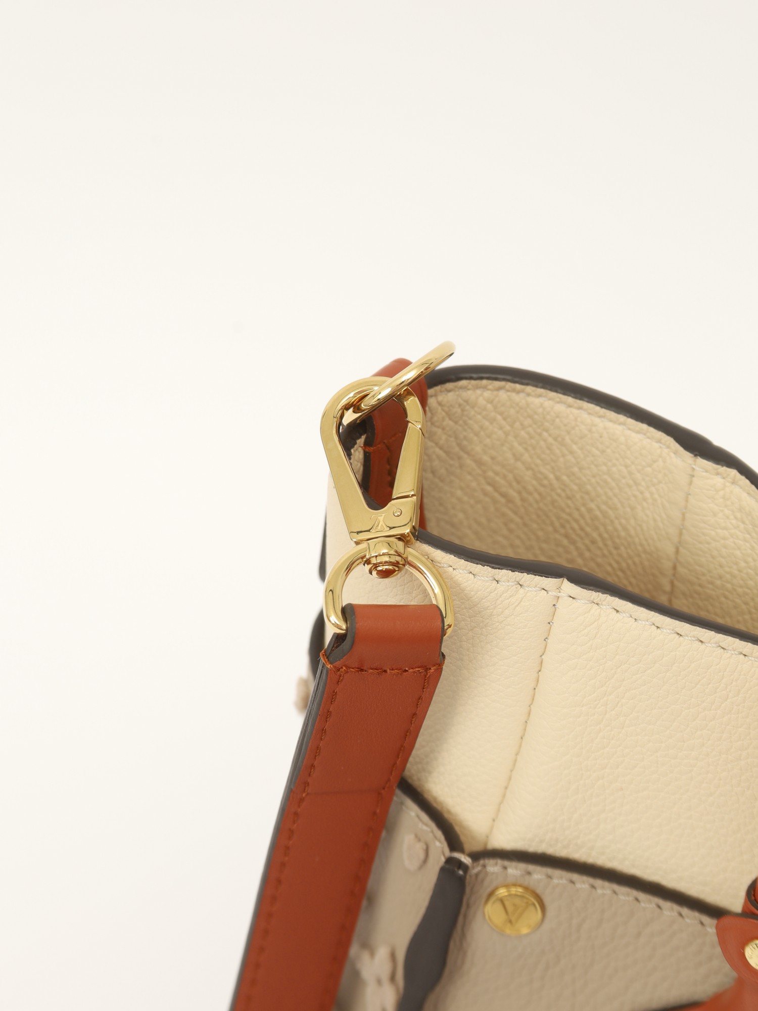 Louis Vuitton On My Side 7