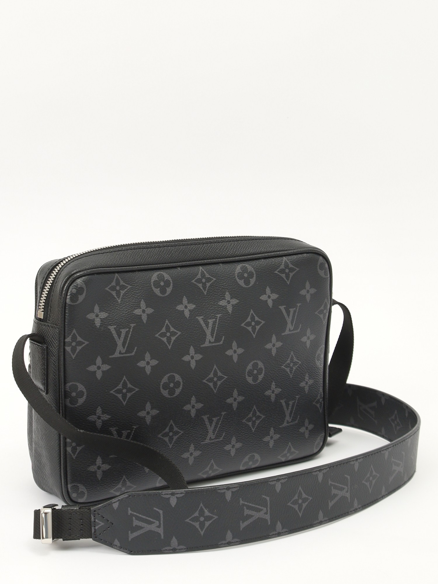 Louis Vuitton Outdoor  3