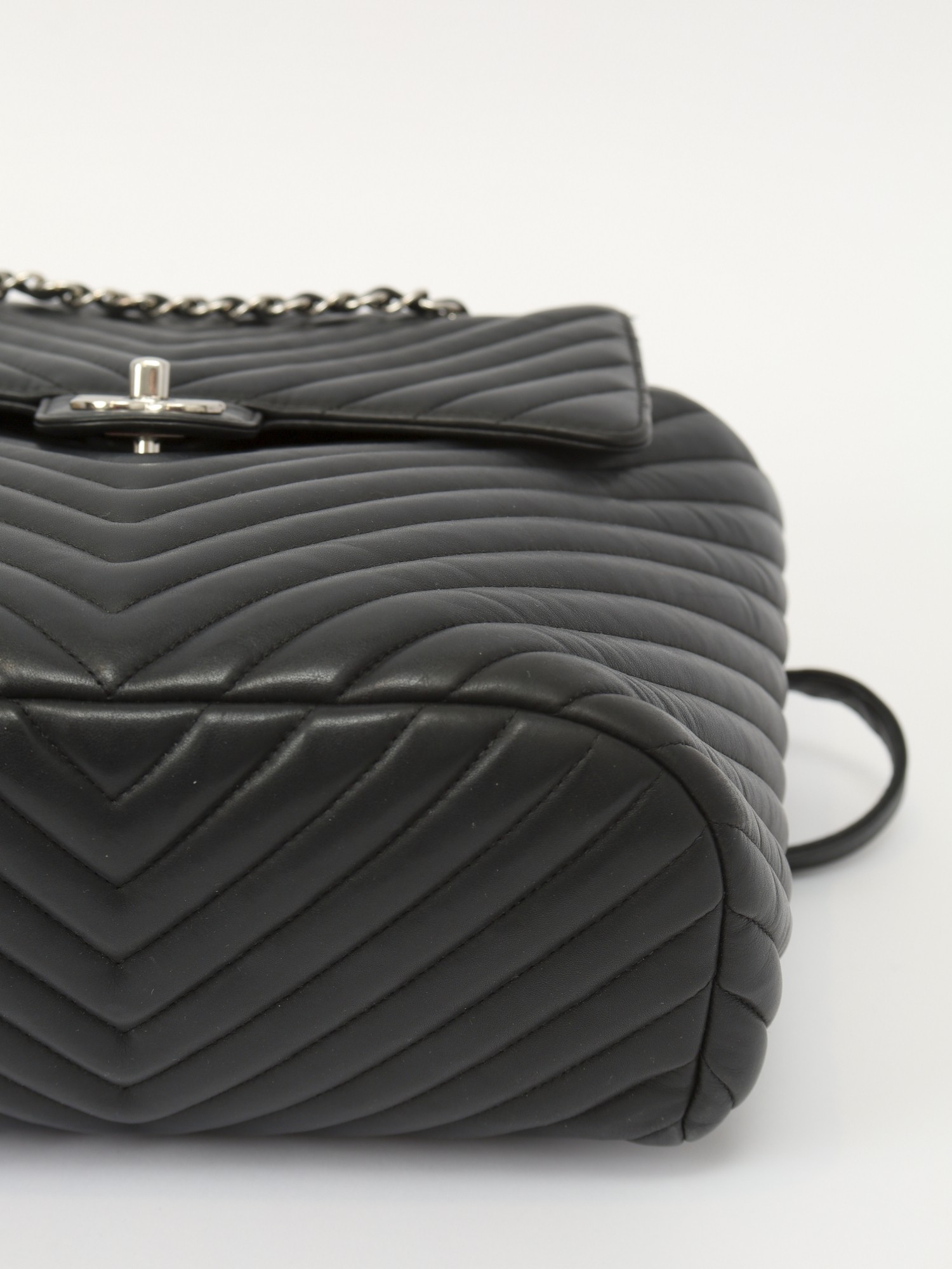 Chanel Urban Spirit 8