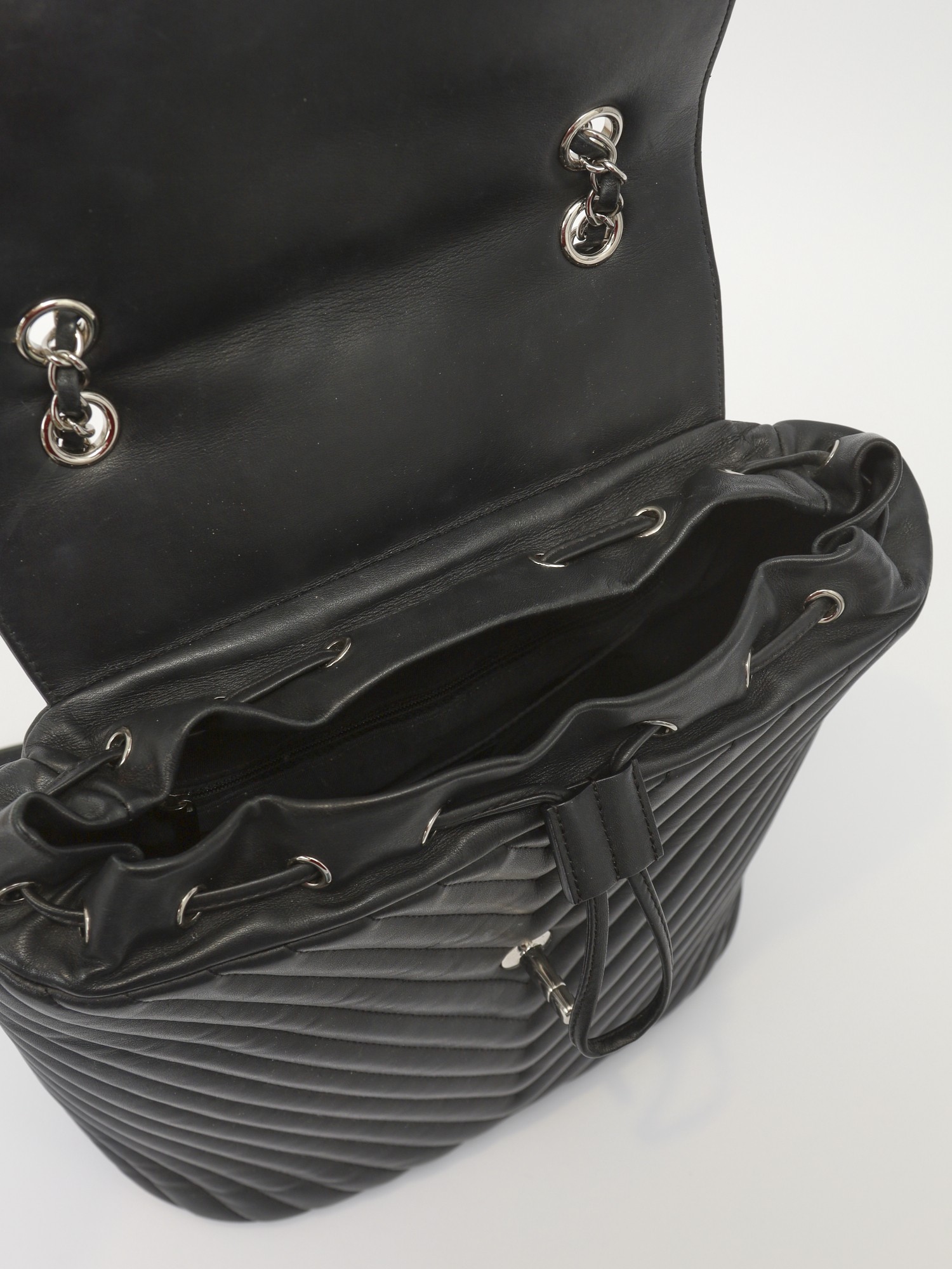 Chanel Urban Spirit 9