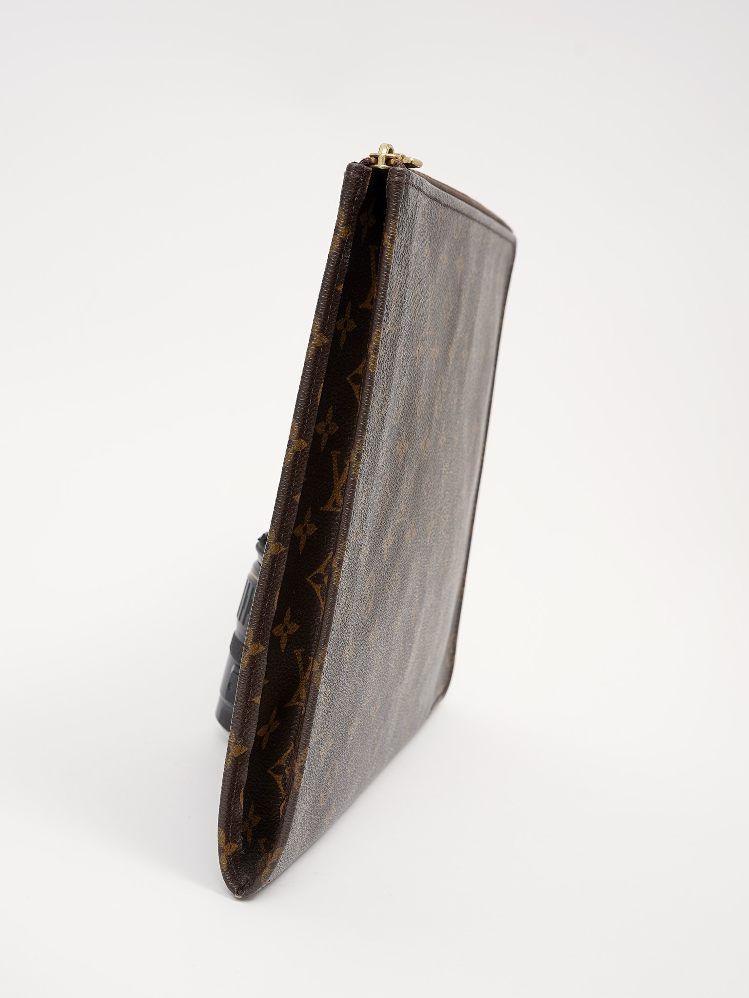 Louis Vuitton Case  5