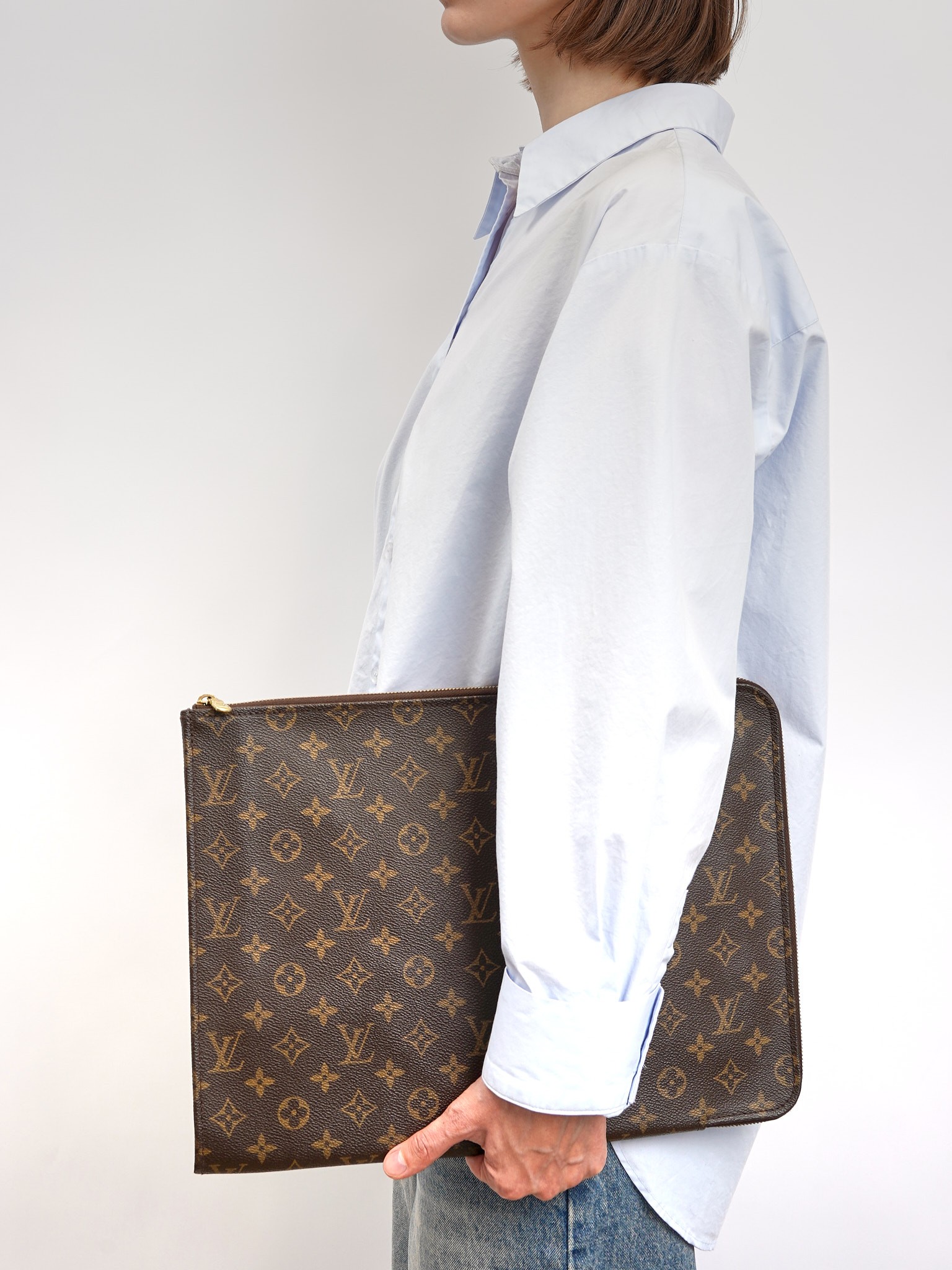 Louis Vuitton Case  2