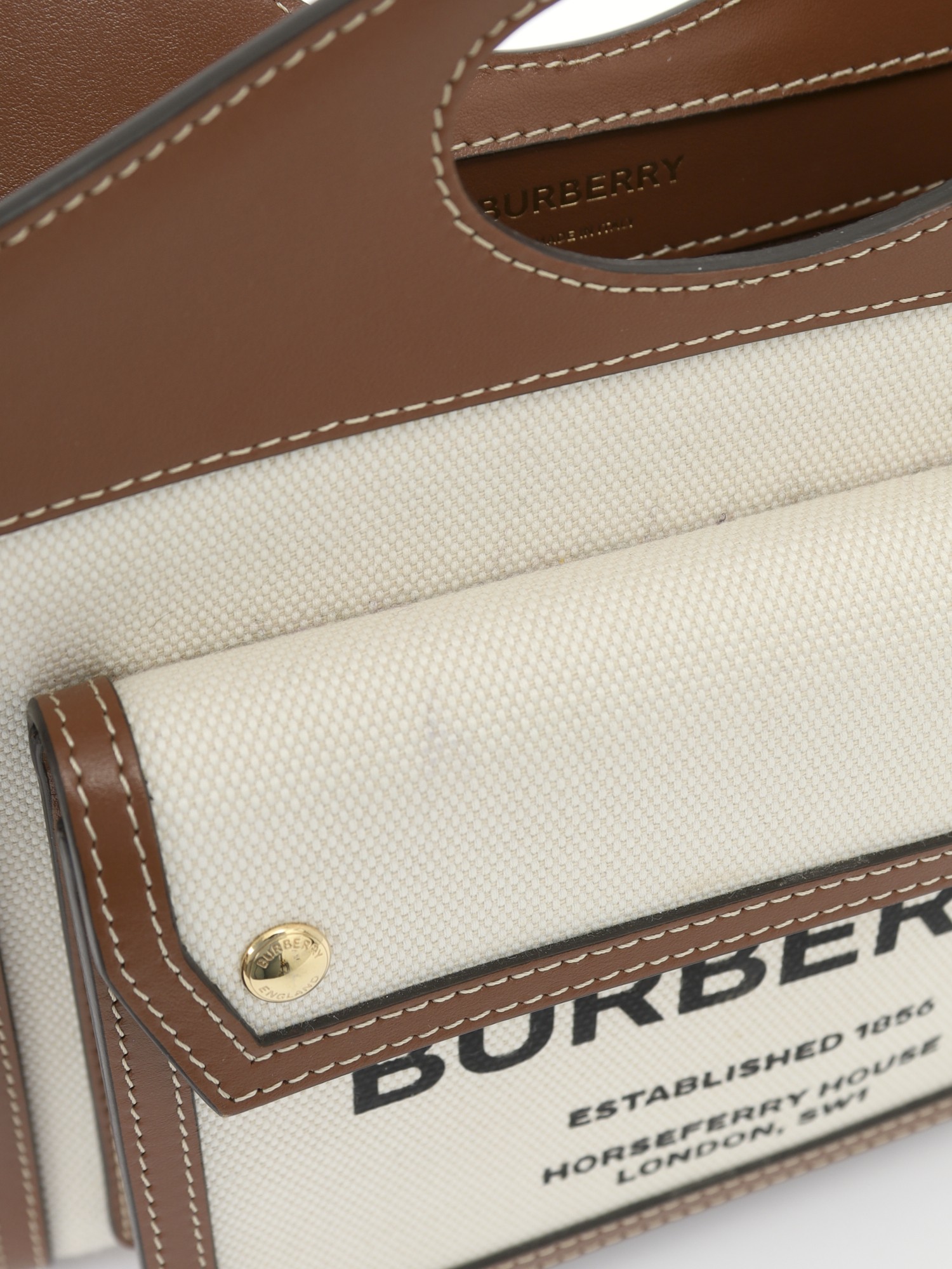 Burberry Pocket 5