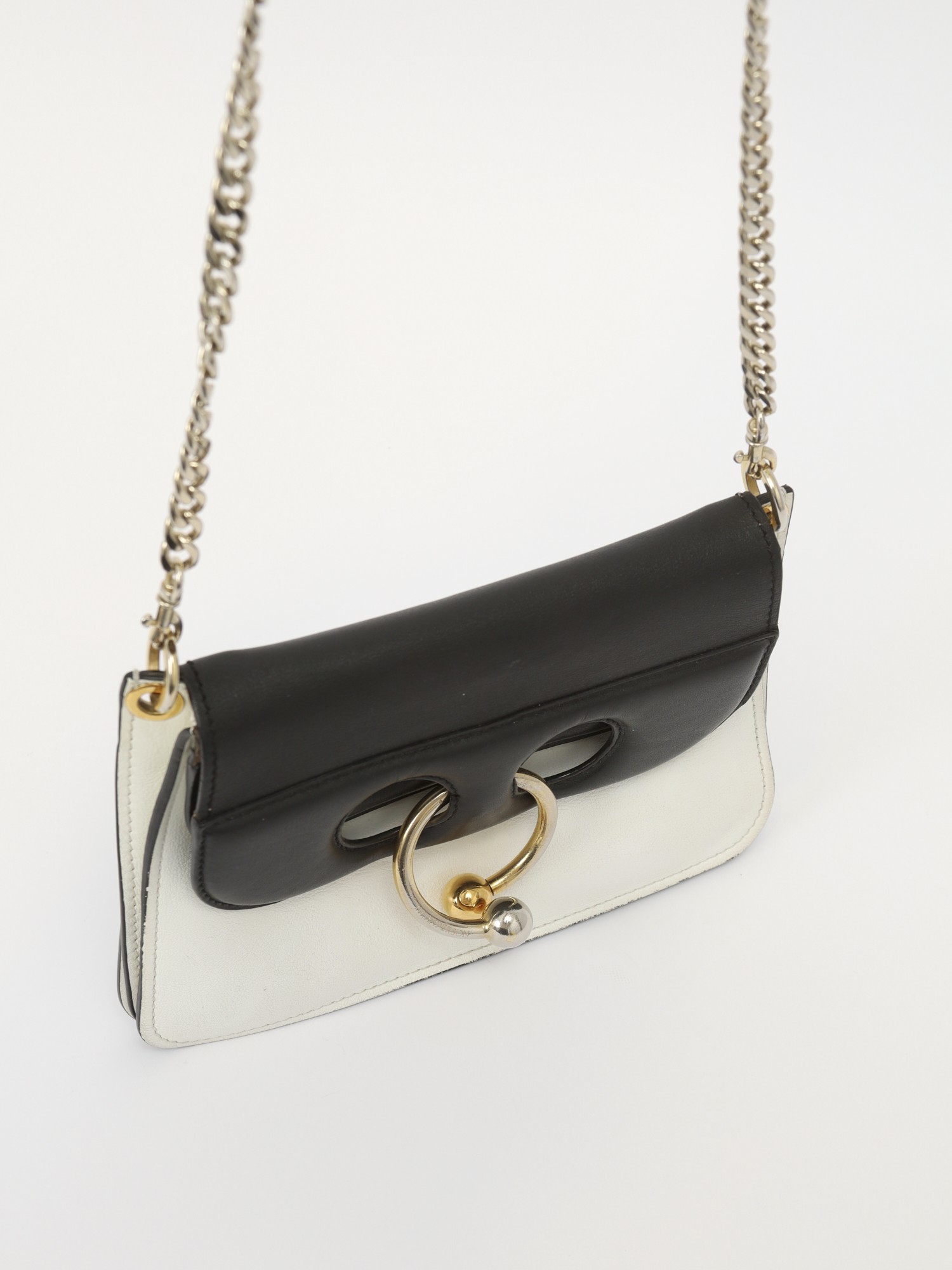 JW Anderson Pierce  4