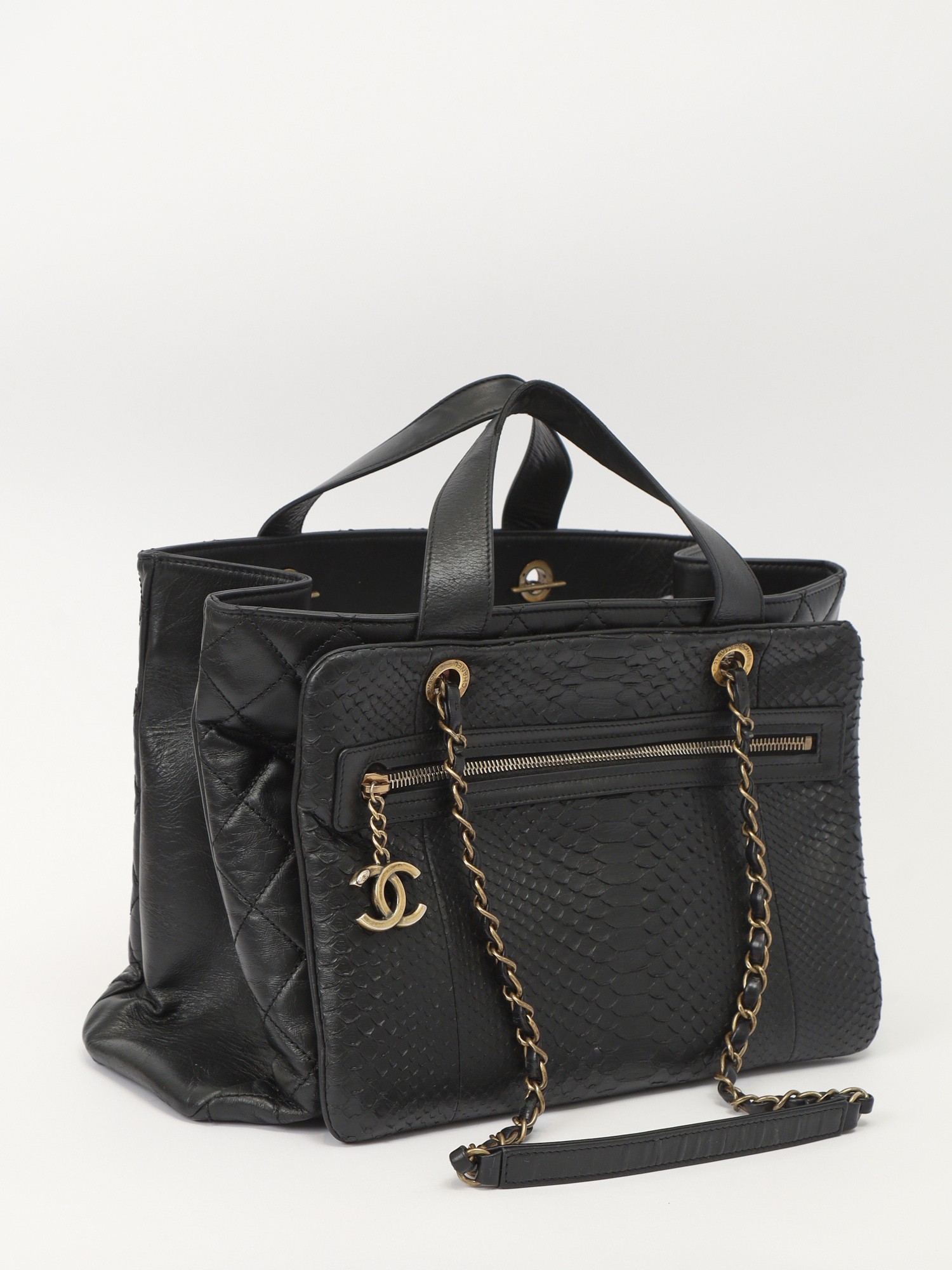 Chanel Leather Bag  2