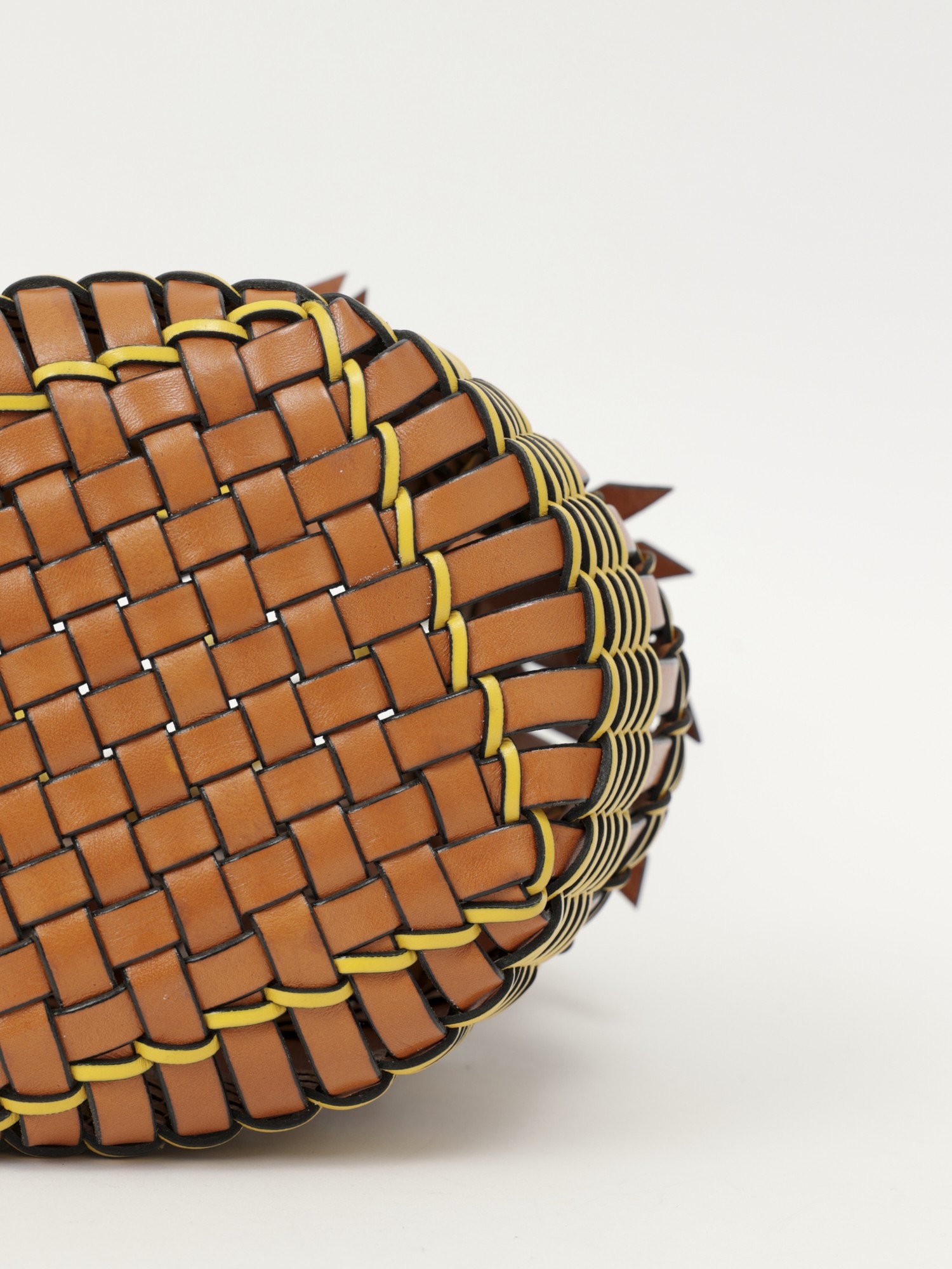 Loewe Bucket Fringes 7