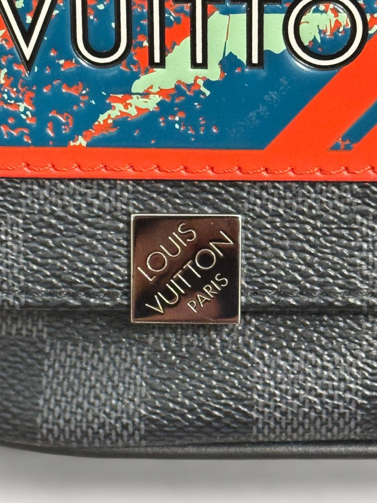 Сумки Louis Vuitton District изображение #4