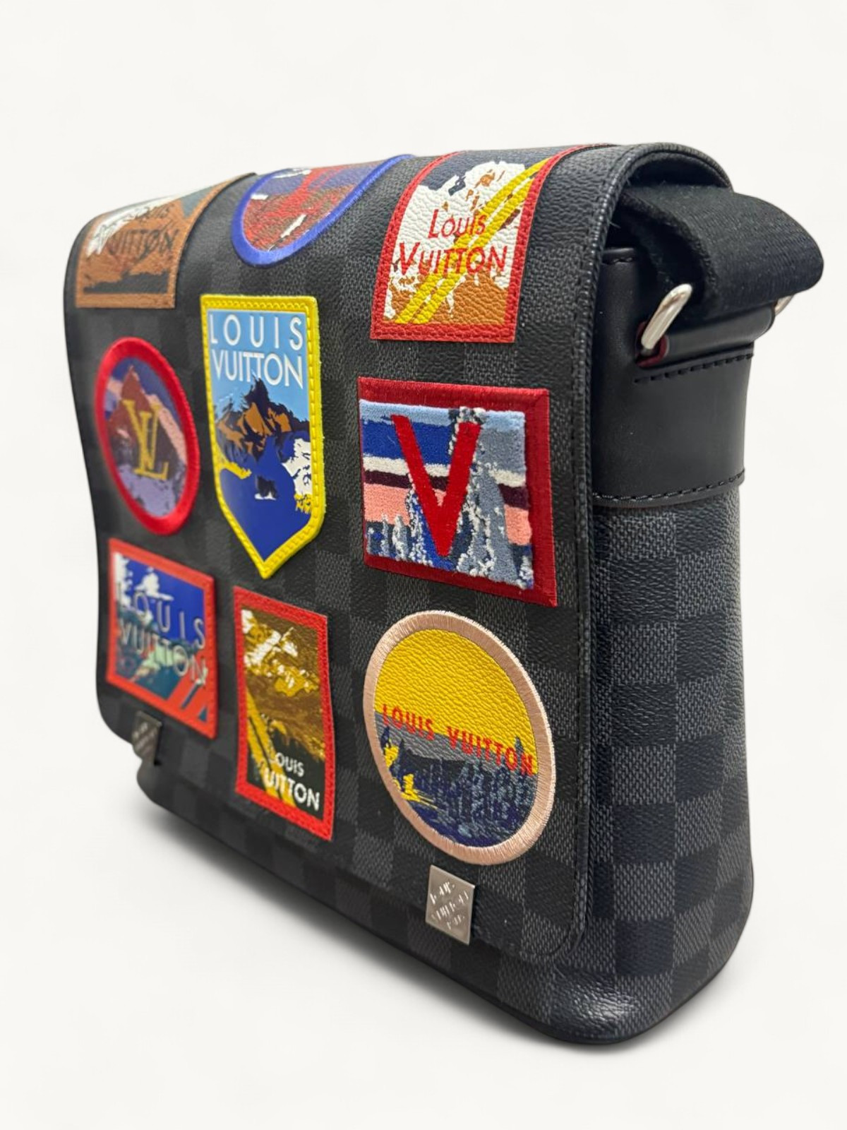 Сумки Louis Vuitton District изображение #3