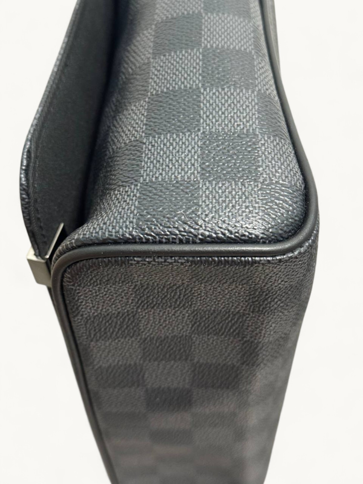 Сумки Louis Vuitton District изображение #5