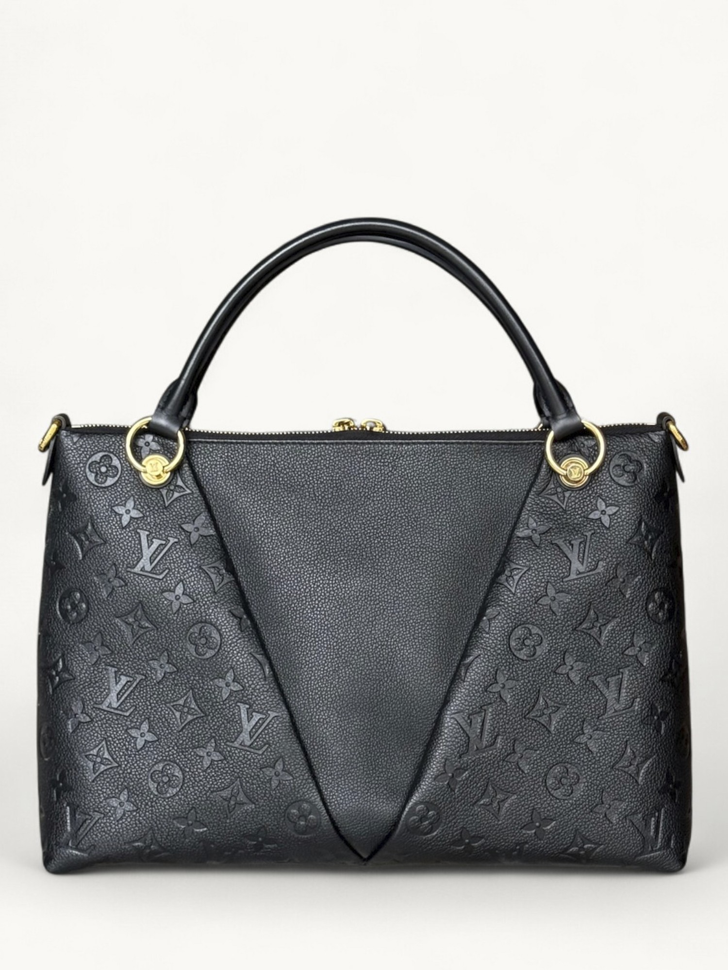Louis Vuitton V Tote 1