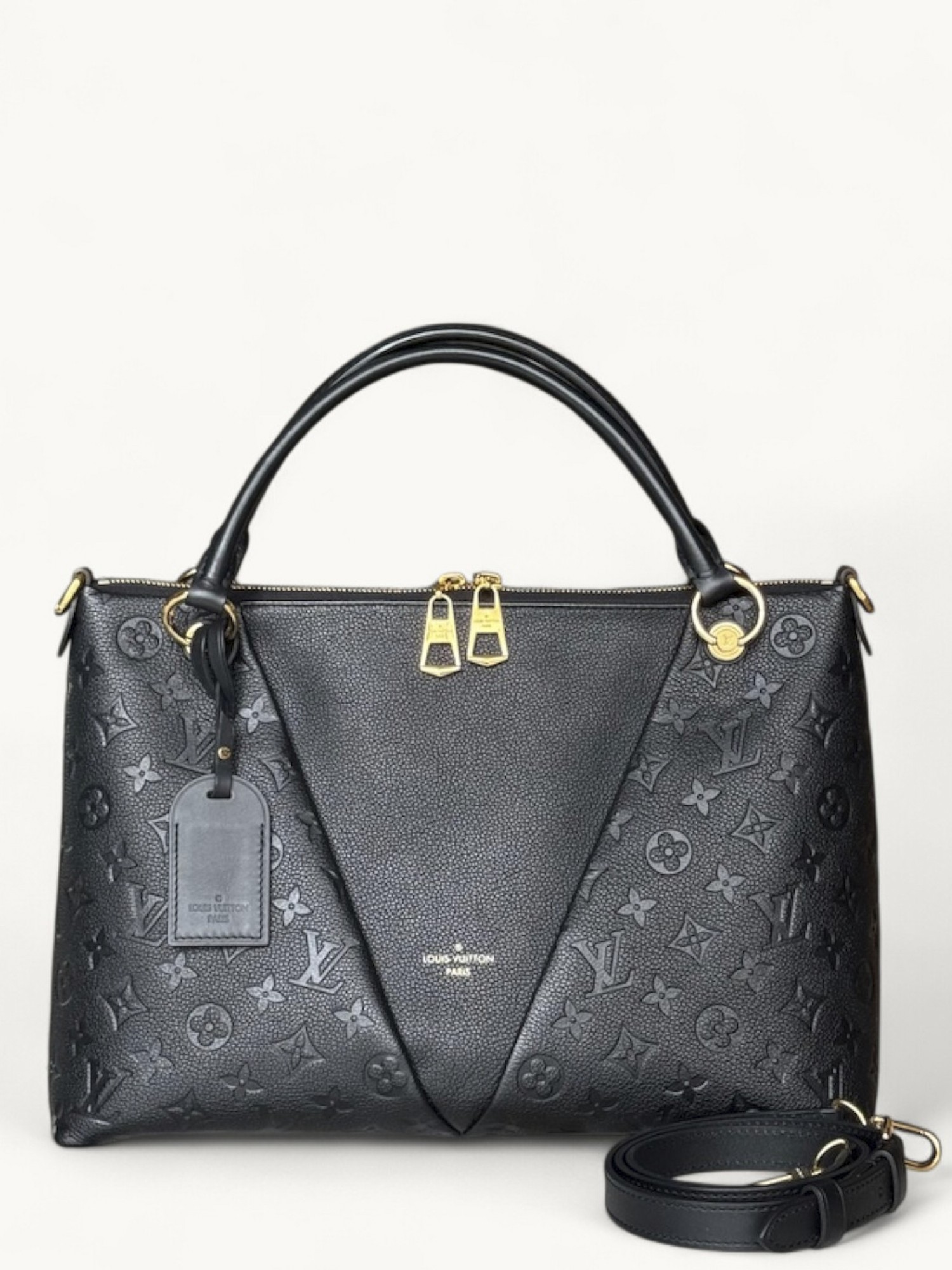 Louis Vuitton V Tote 0