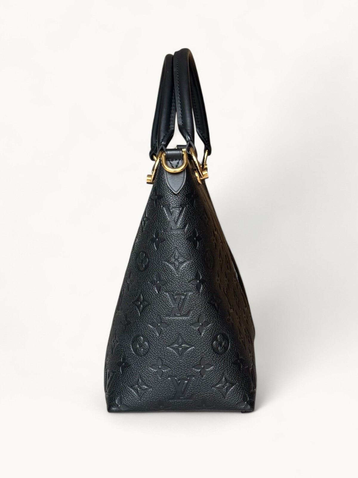 Louis Vuitton V Tote 2