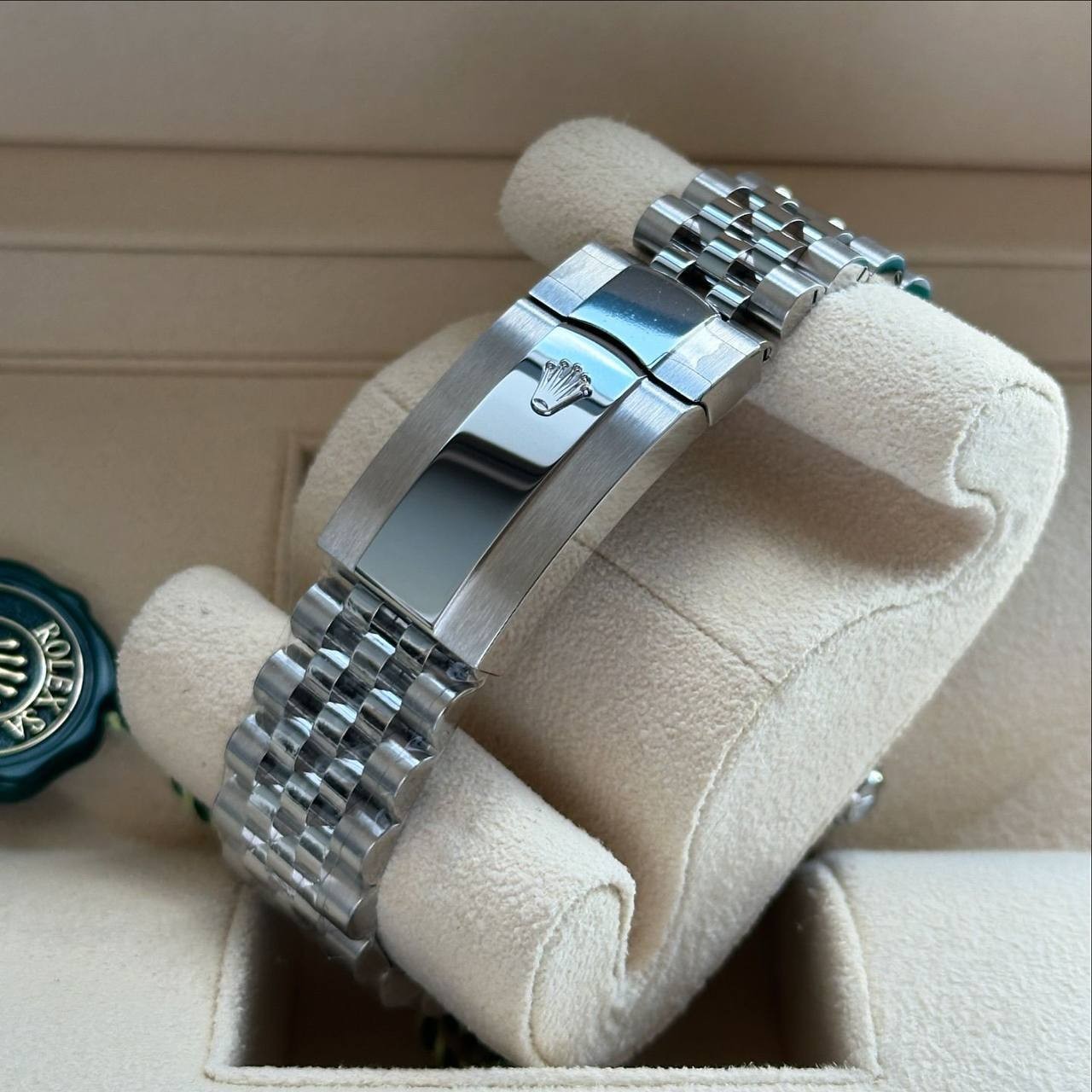 Rolex Oyster Perpetual  4