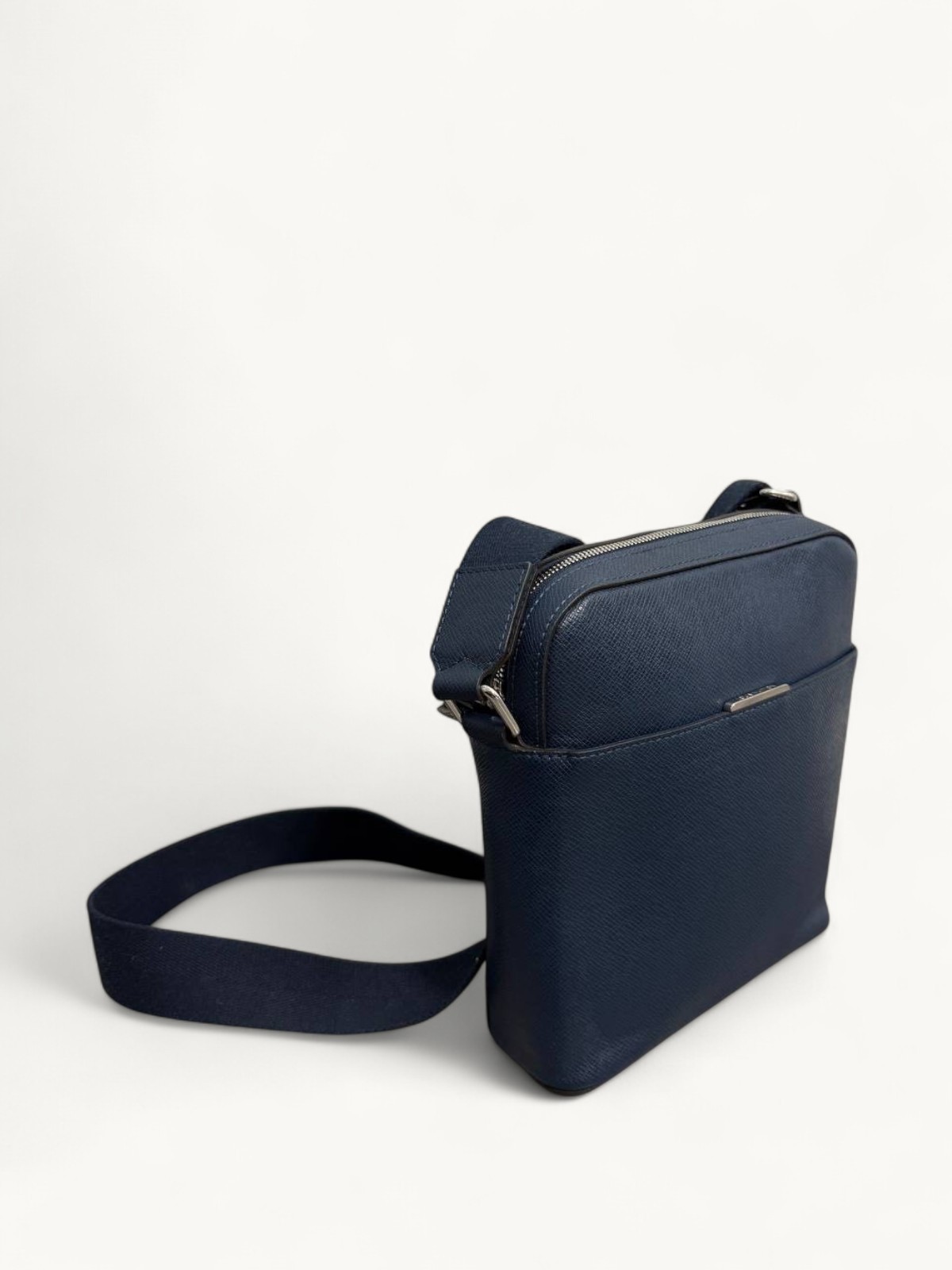 Louis Vuitton Anton 2