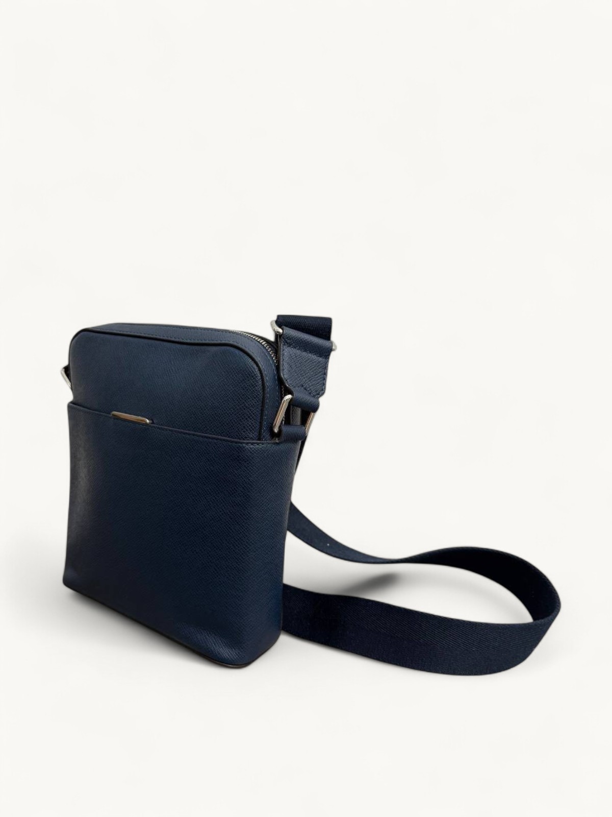 Louis Vuitton Anton 1