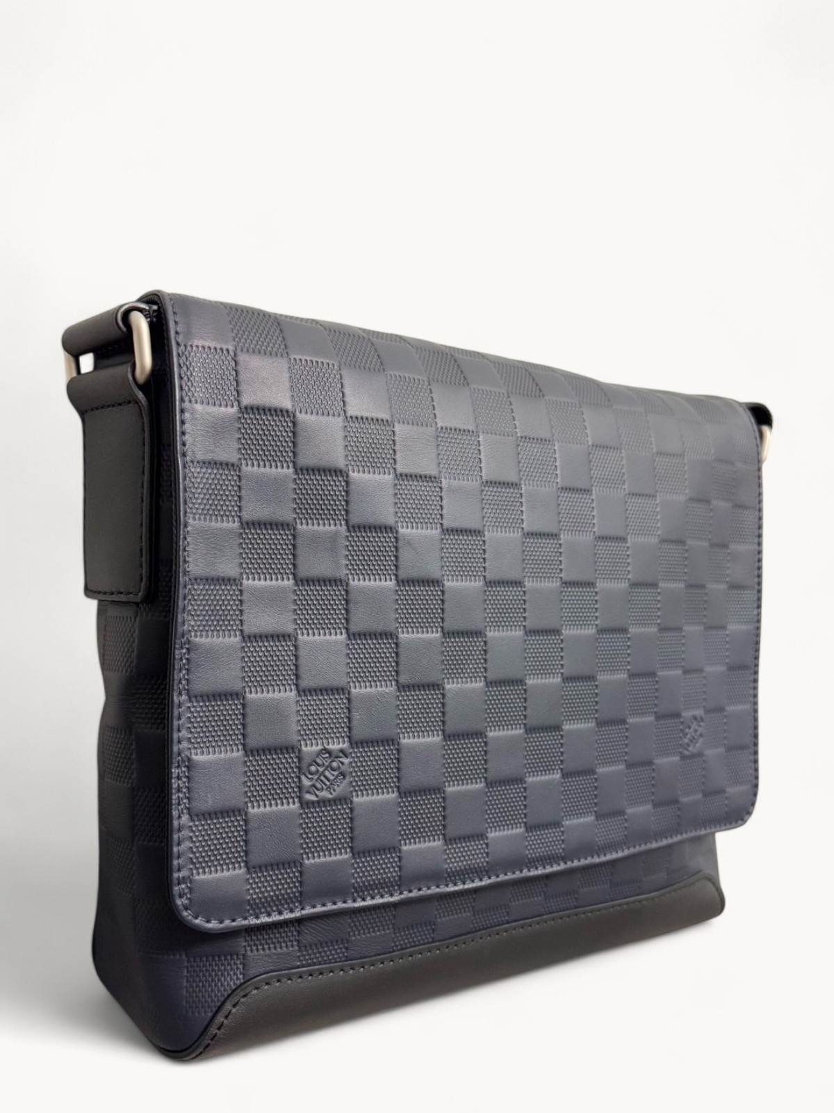 Louis Vuitton District 1