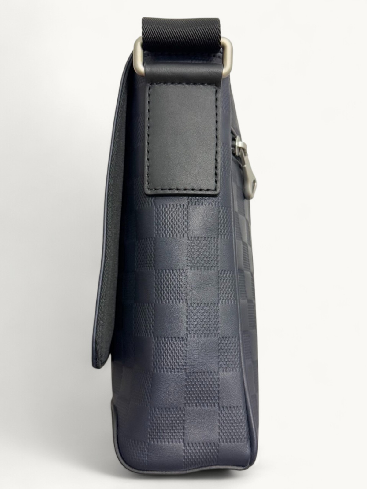 Louis Vuitton District 5