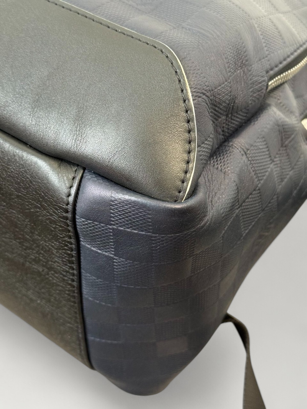 Louis Vuitton Avenue 8