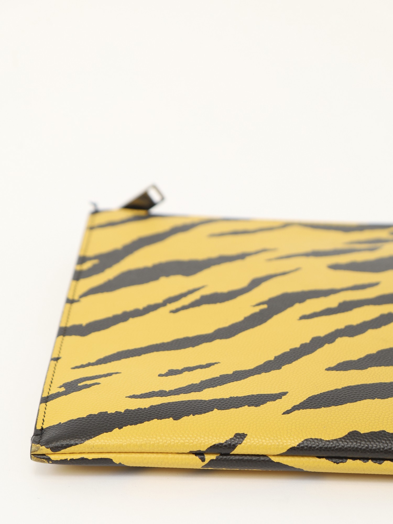 Saint Laurent Case 6