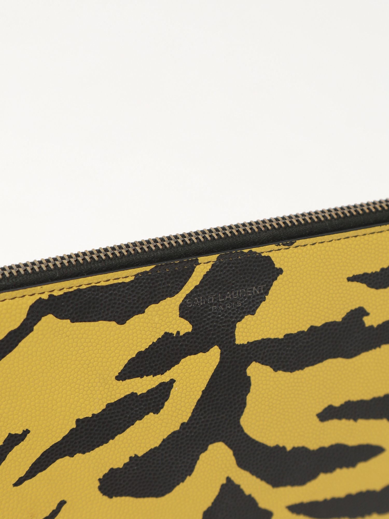 Saint Laurent Case 5