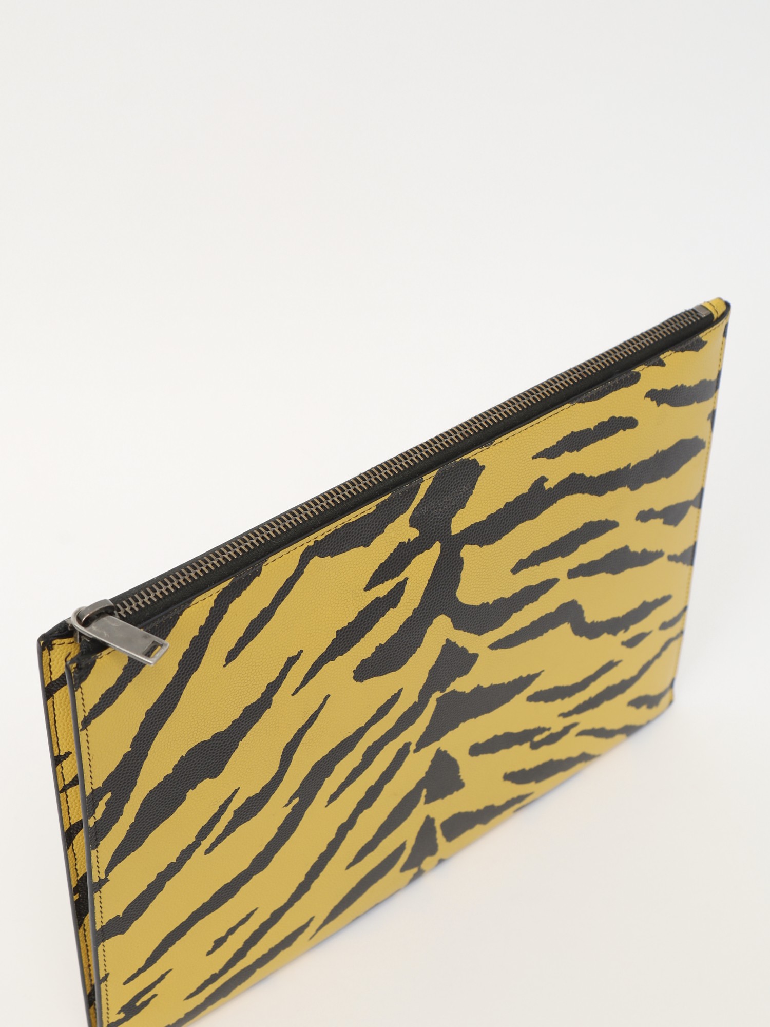 Saint Laurent Case 4