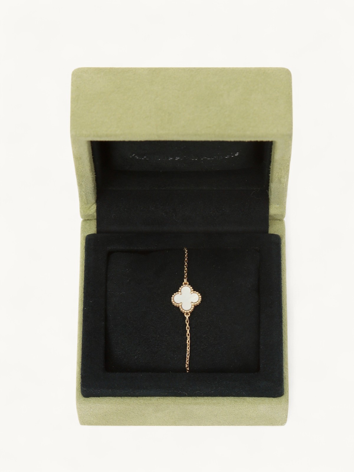 Van Cleef & Arpels Alhambra 2