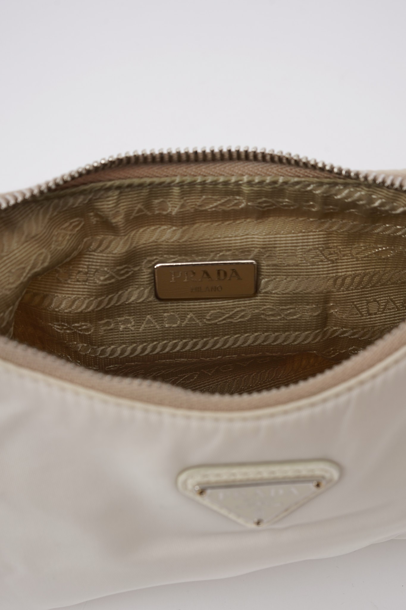 Prada Re-Edition 2005 10