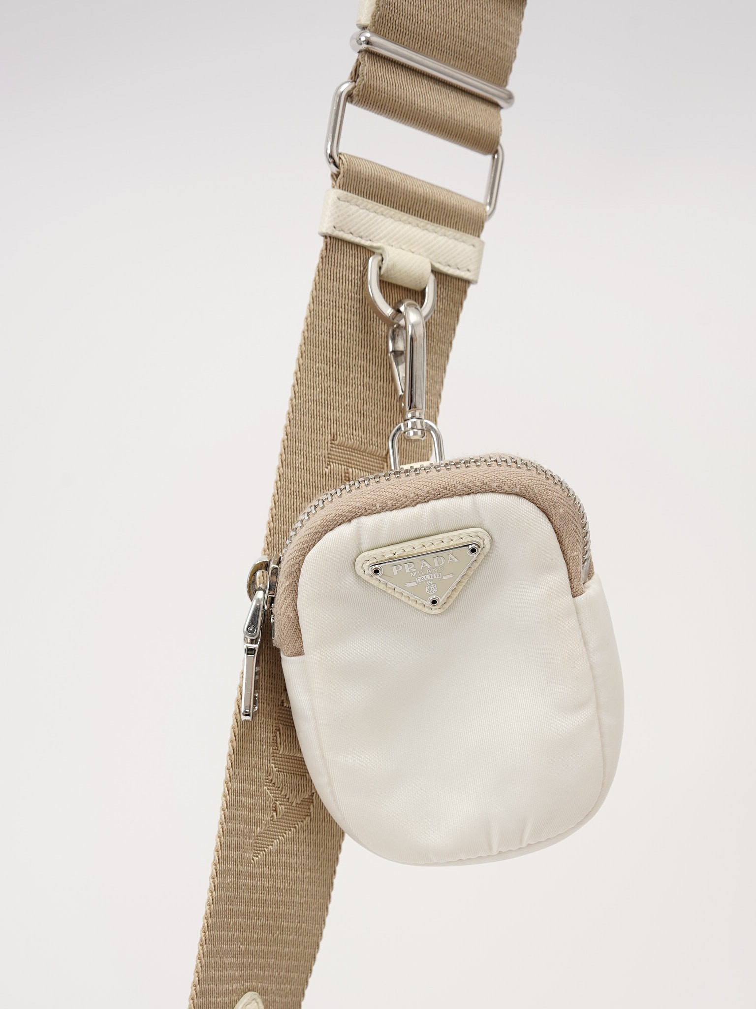 Prada Re-Edition 2005 6