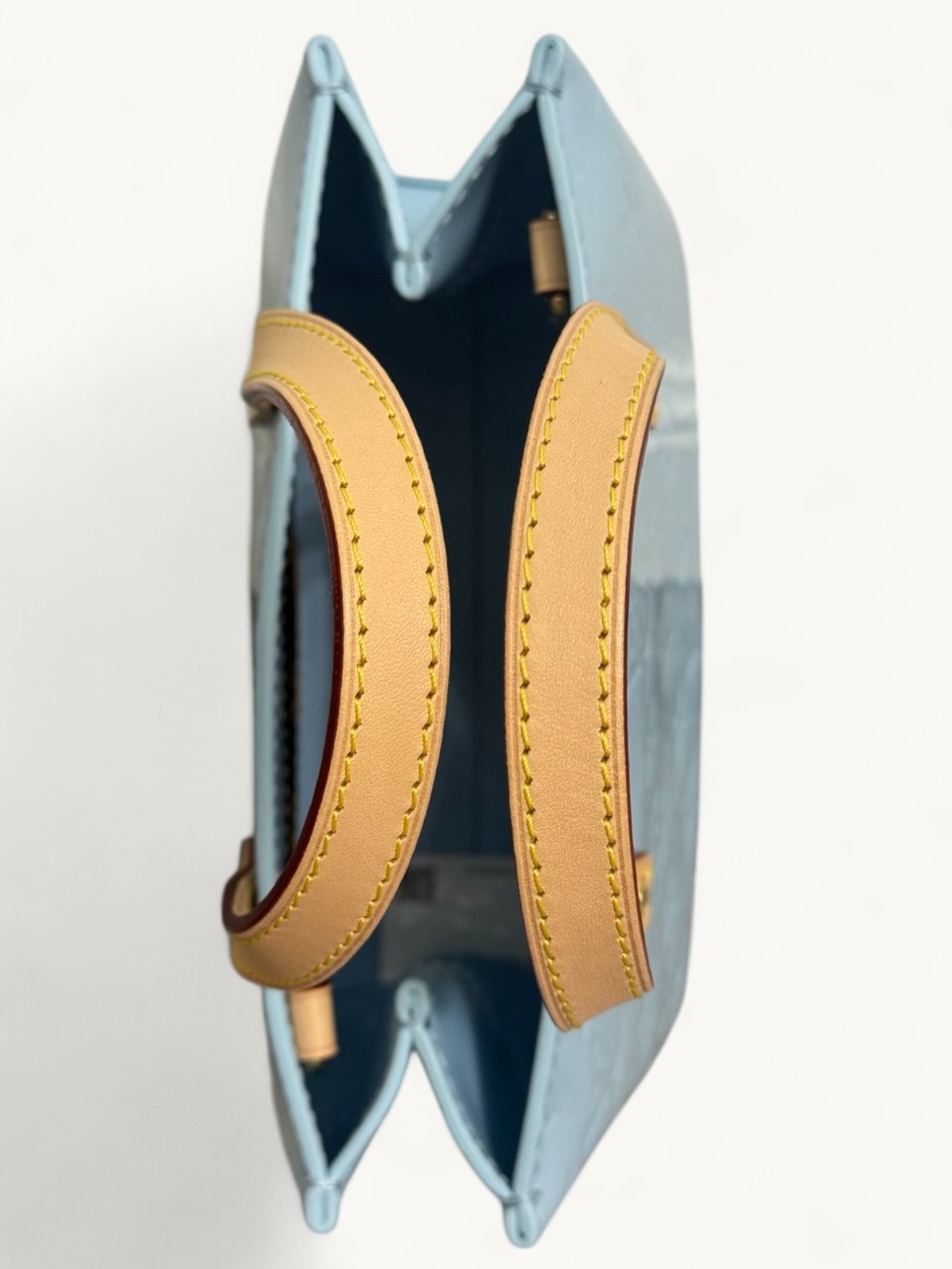 Louis Vuitton Reade 6