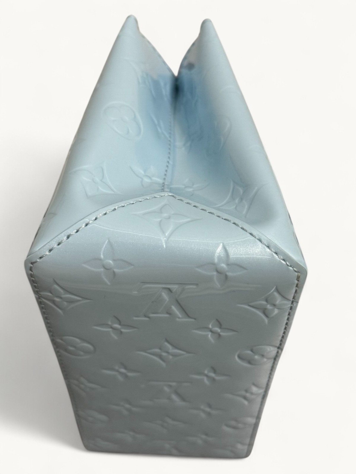 Louis Vuitton Reade 4