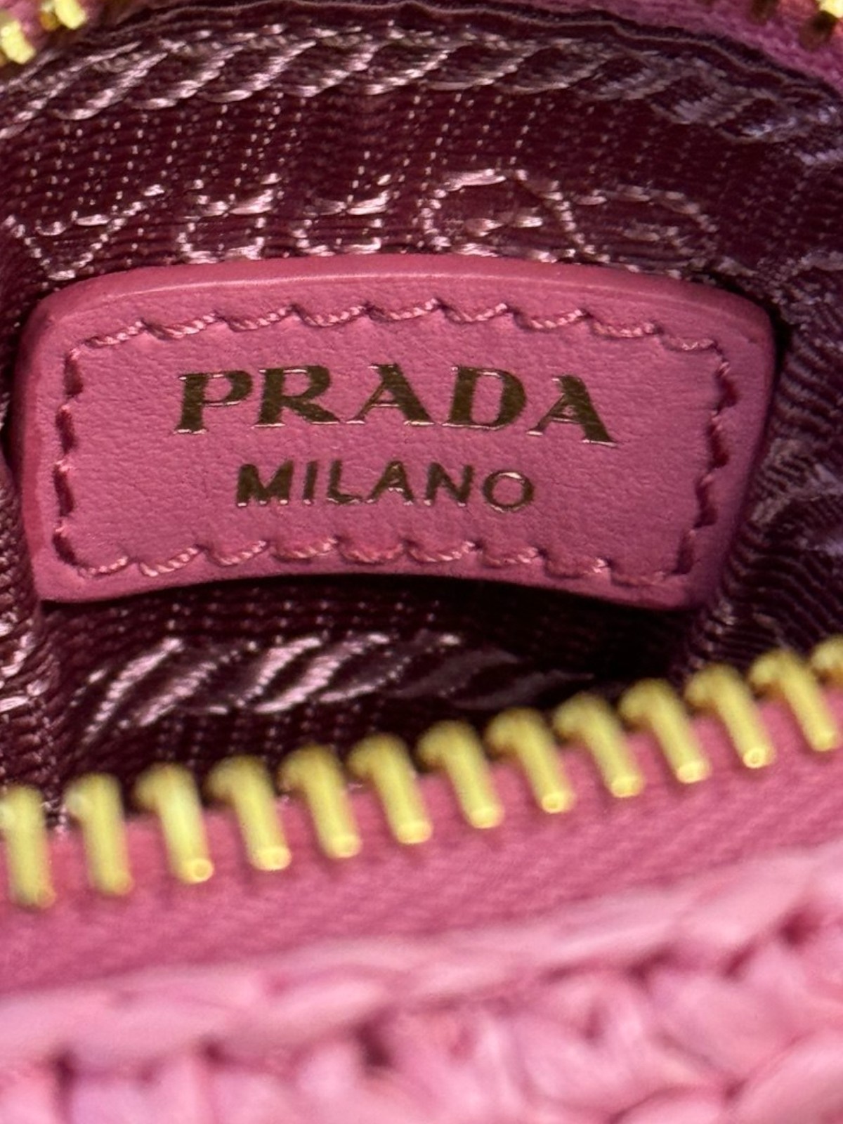 Prada Re-Edition 2005 9