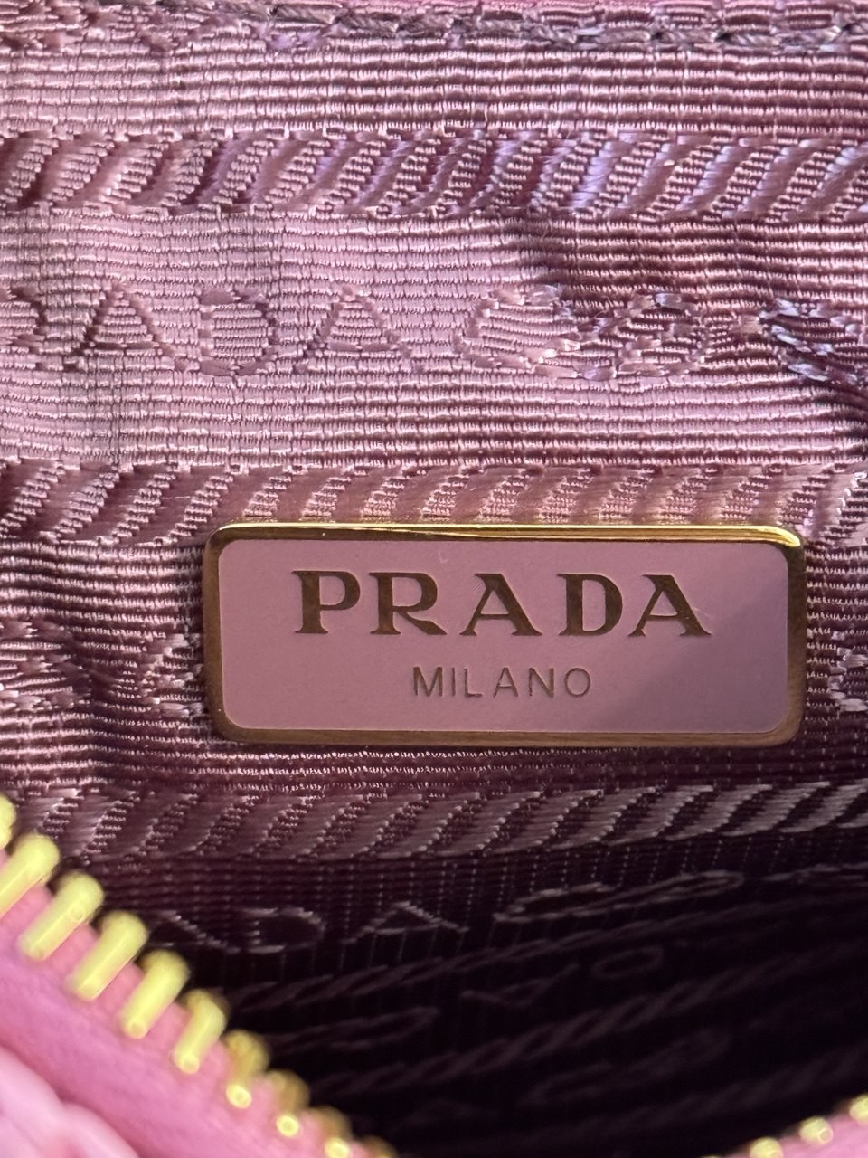Prada Re-Edition 2005 10