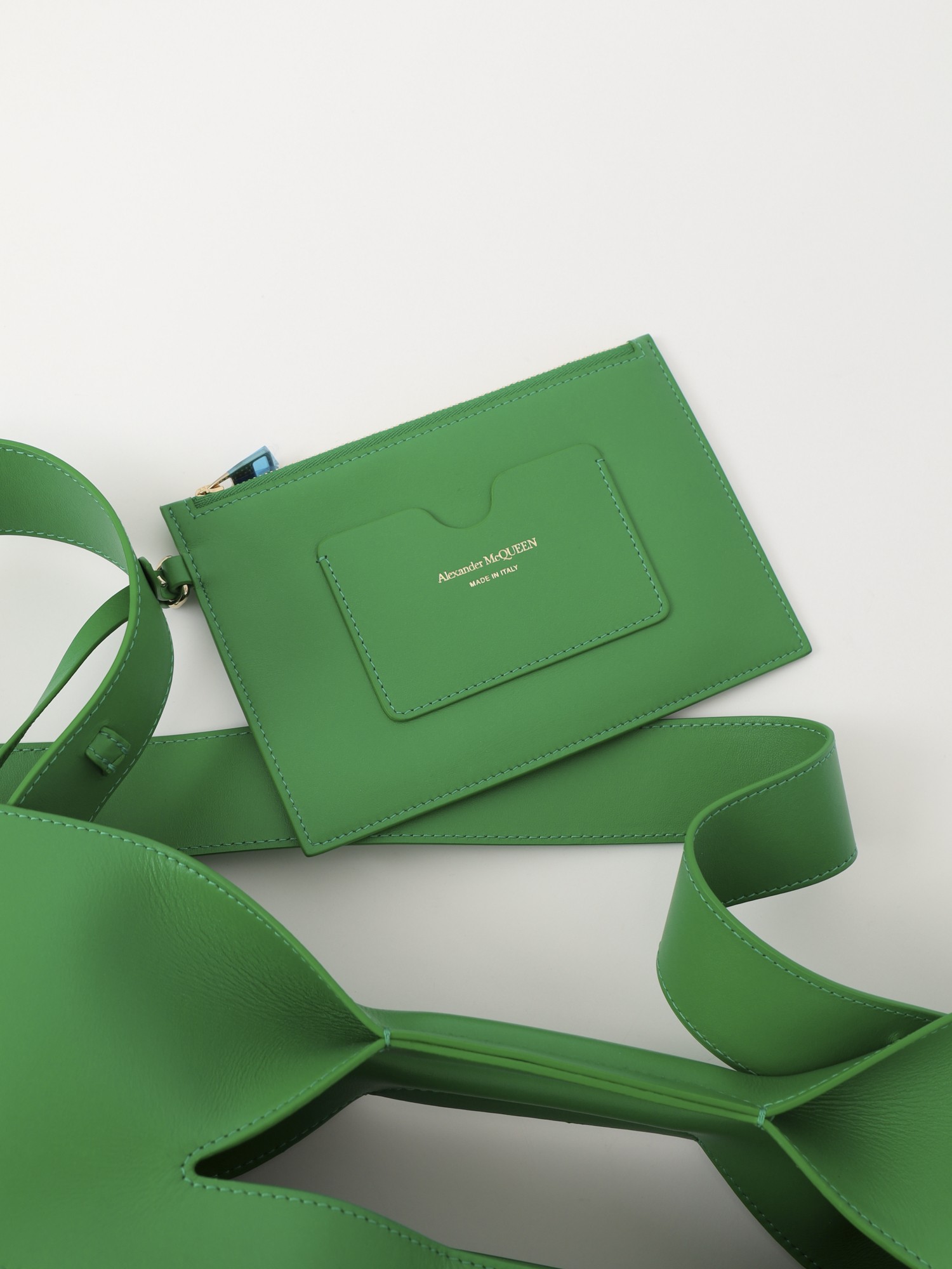 Alexander McQueen Leather Bag  10