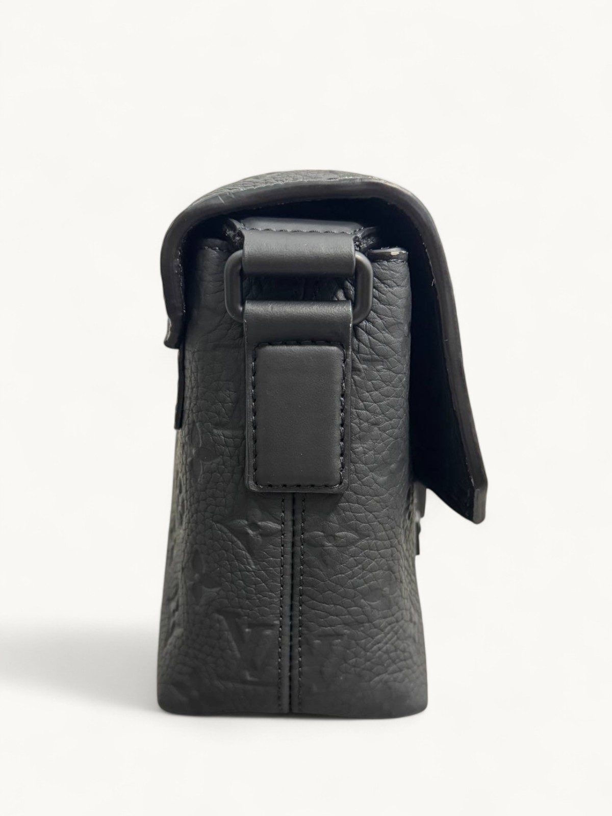 Louis Vuitton S-Cape Messenger 7