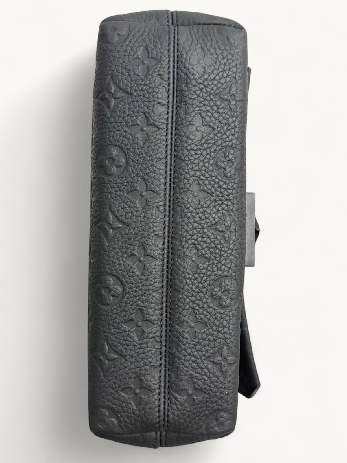 Louis Vuitton S-Cape Messenger 8