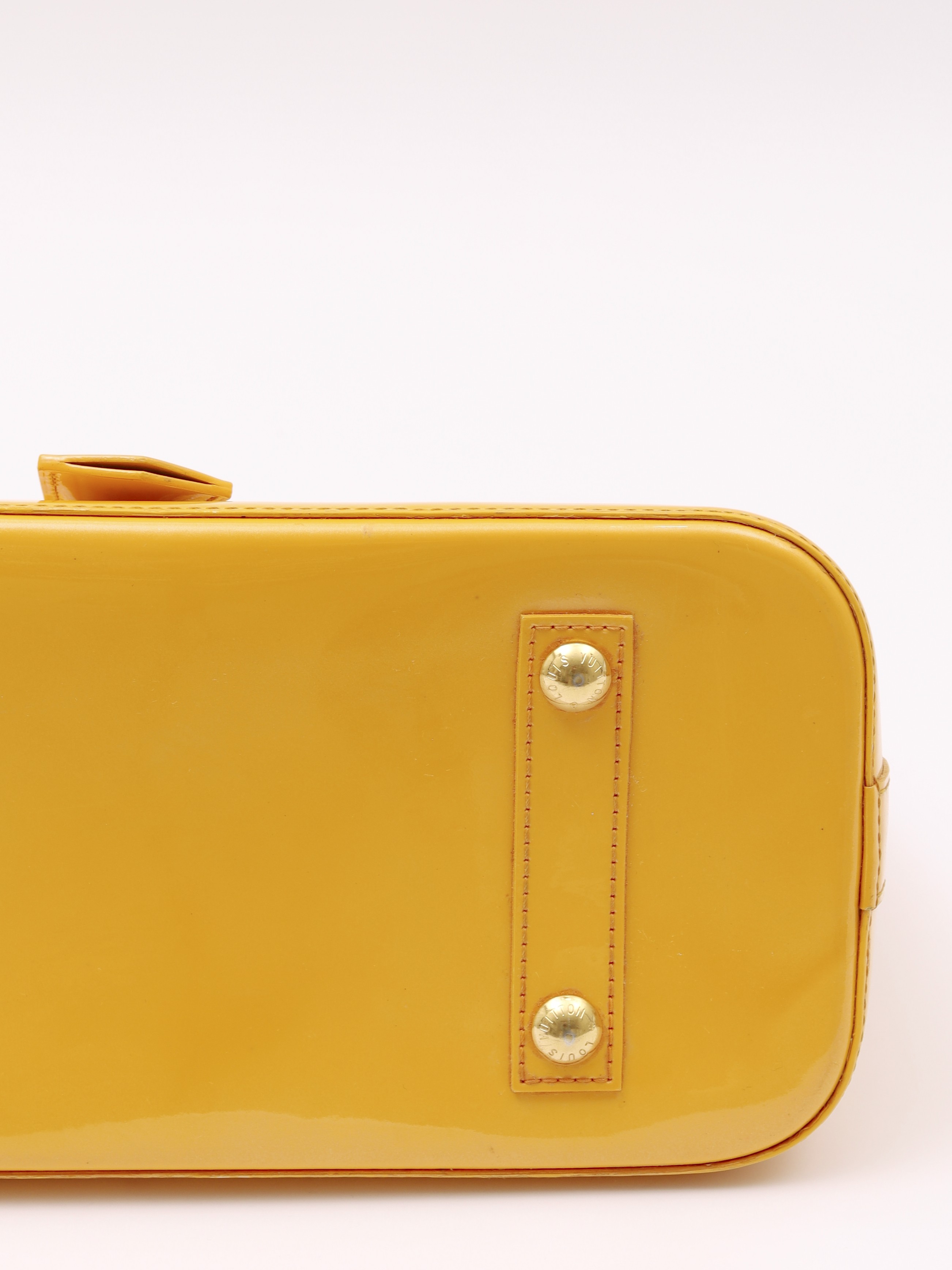 Louis Vuitton Alma 12