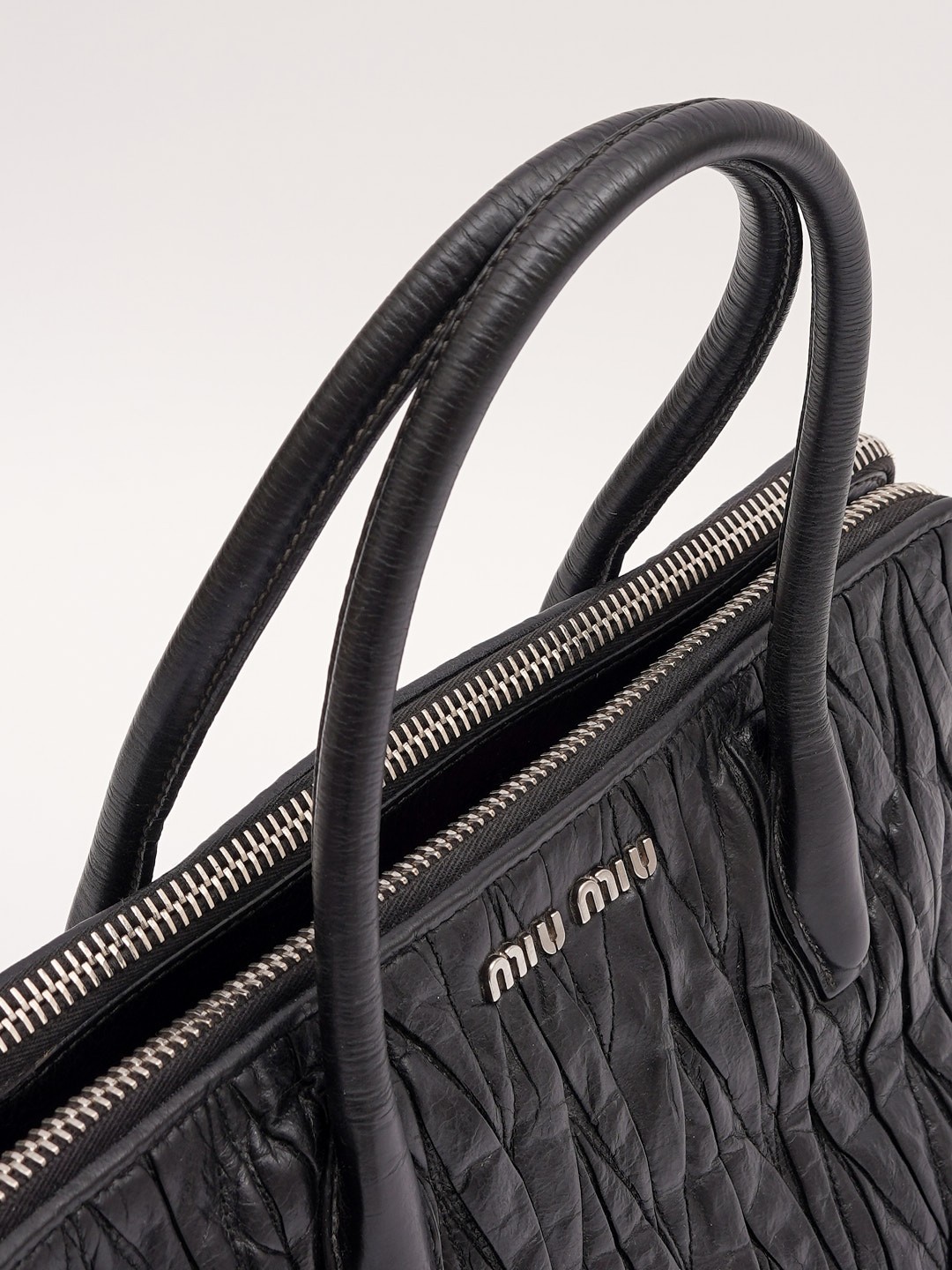 Сумки Miu Miu Leather Bag изображение #5