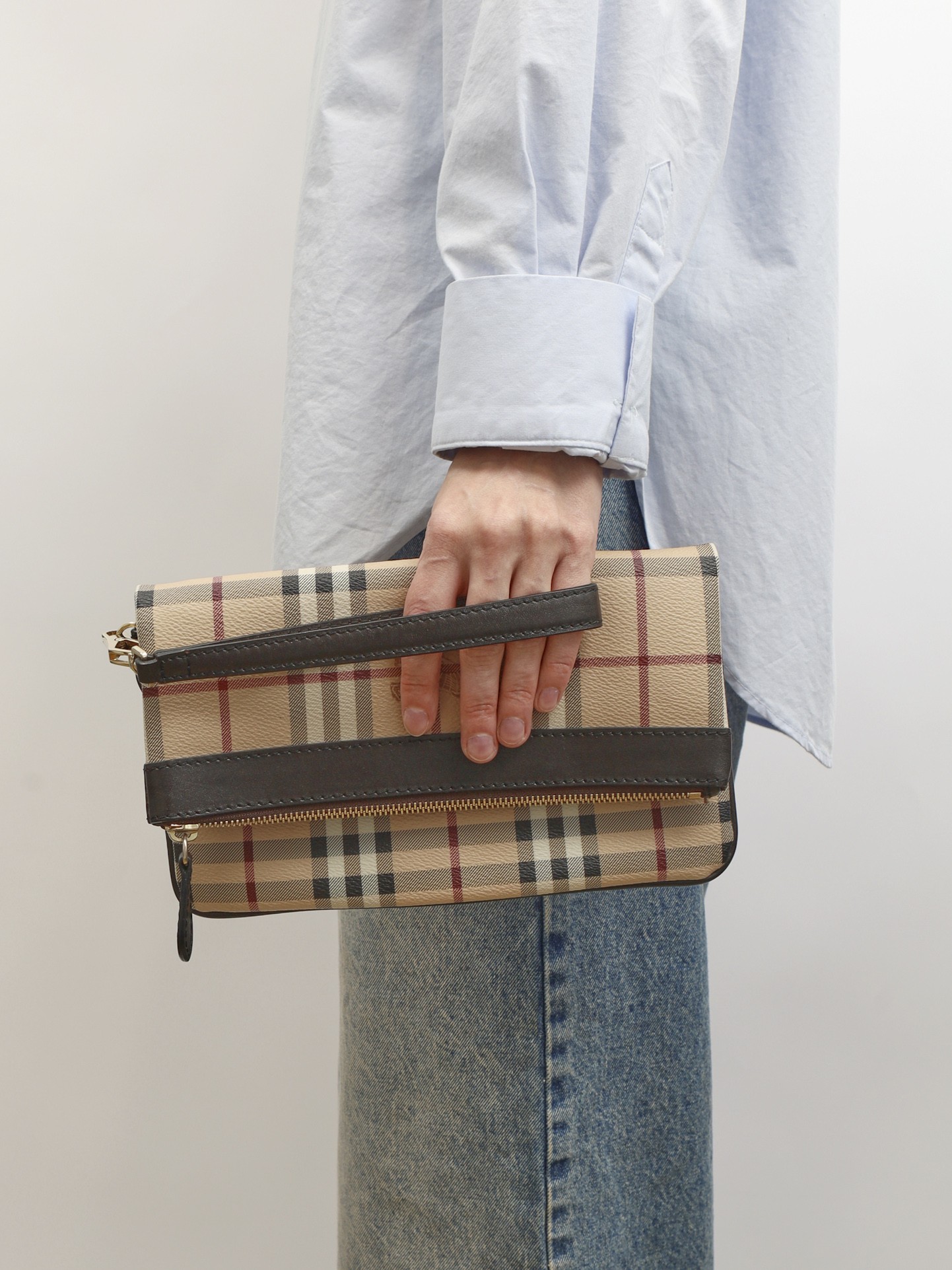 Burberry Case  2