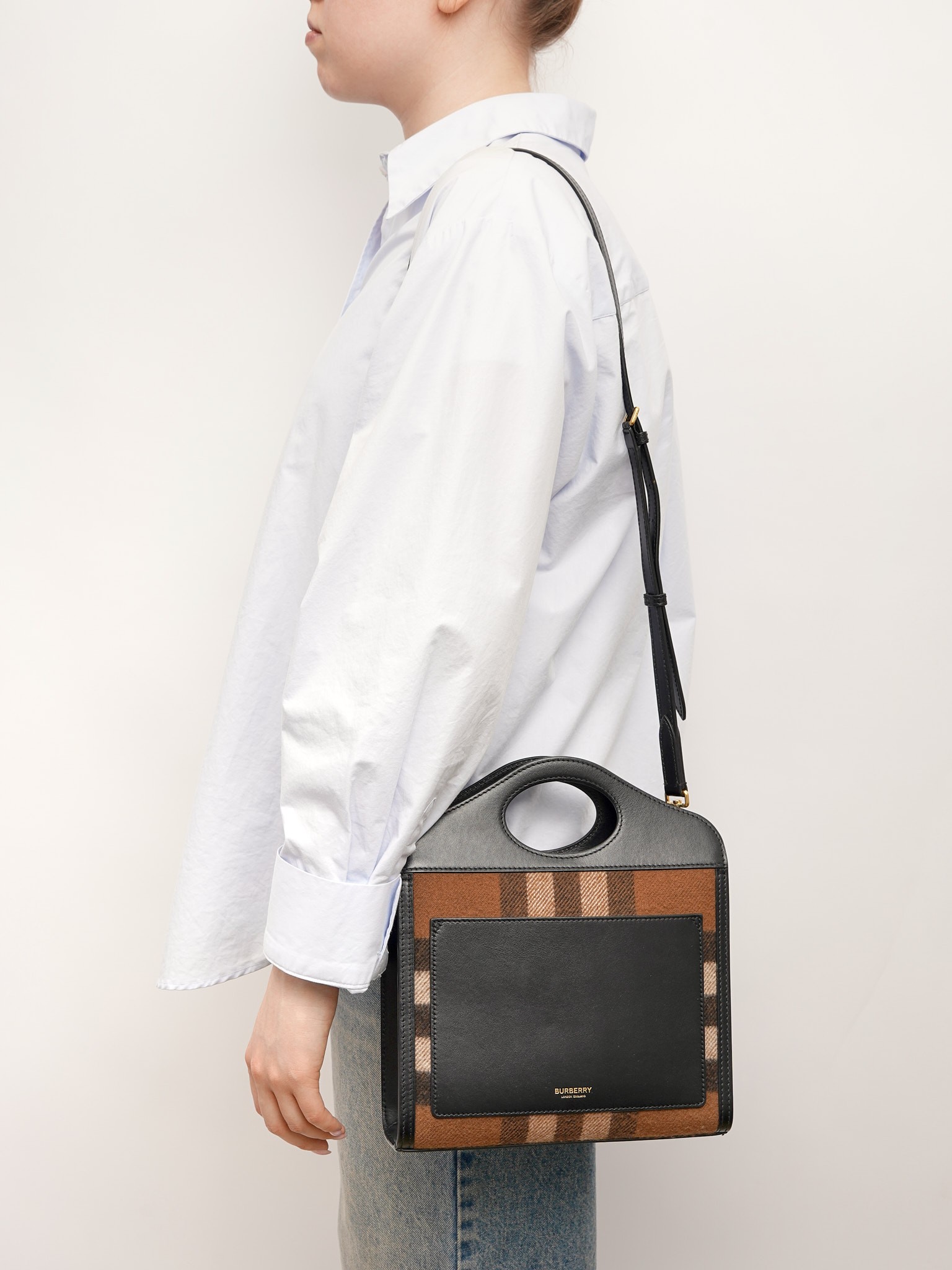 Burberry Pocket  2