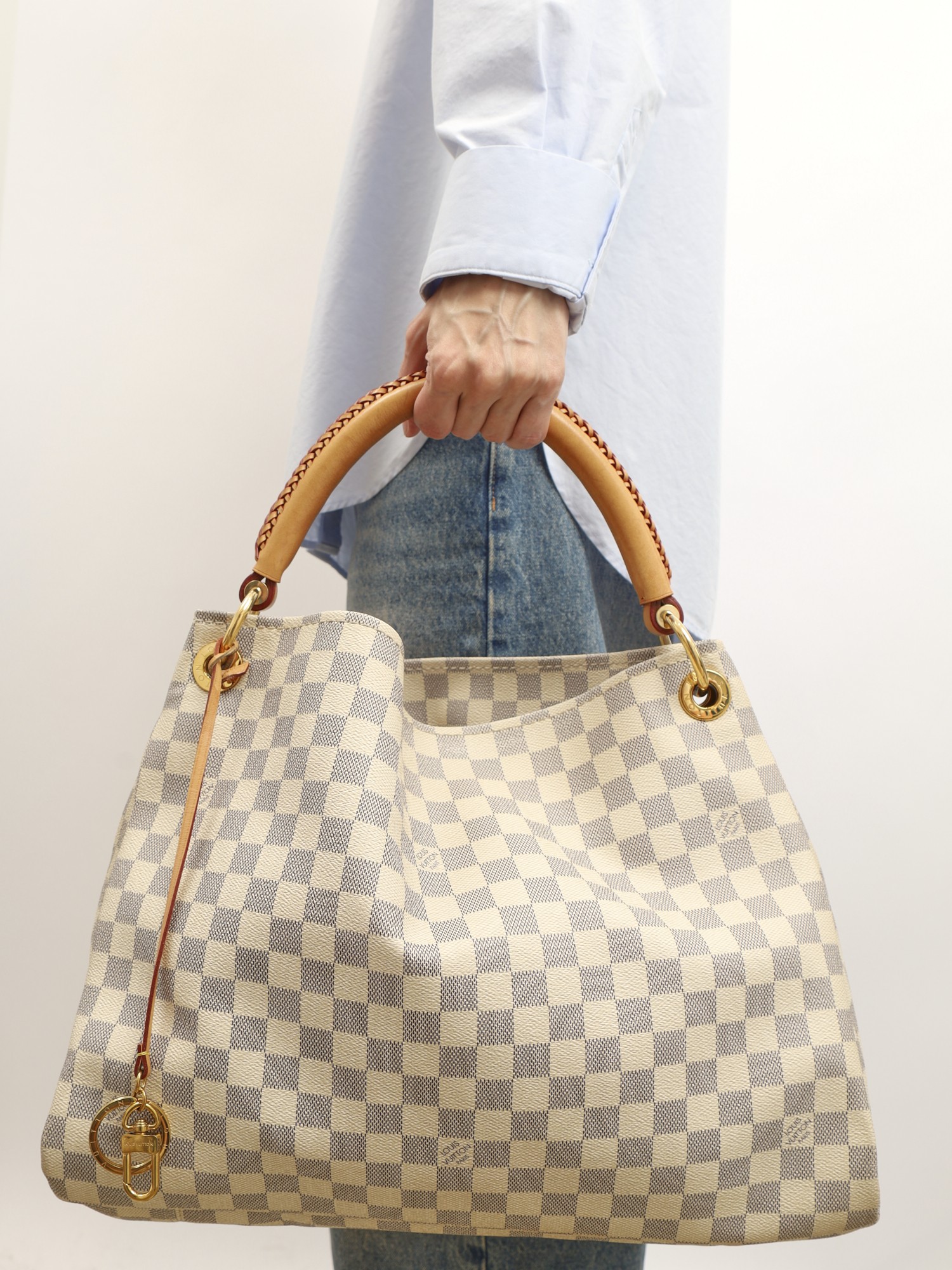 Louis Vuitton Artsy  2