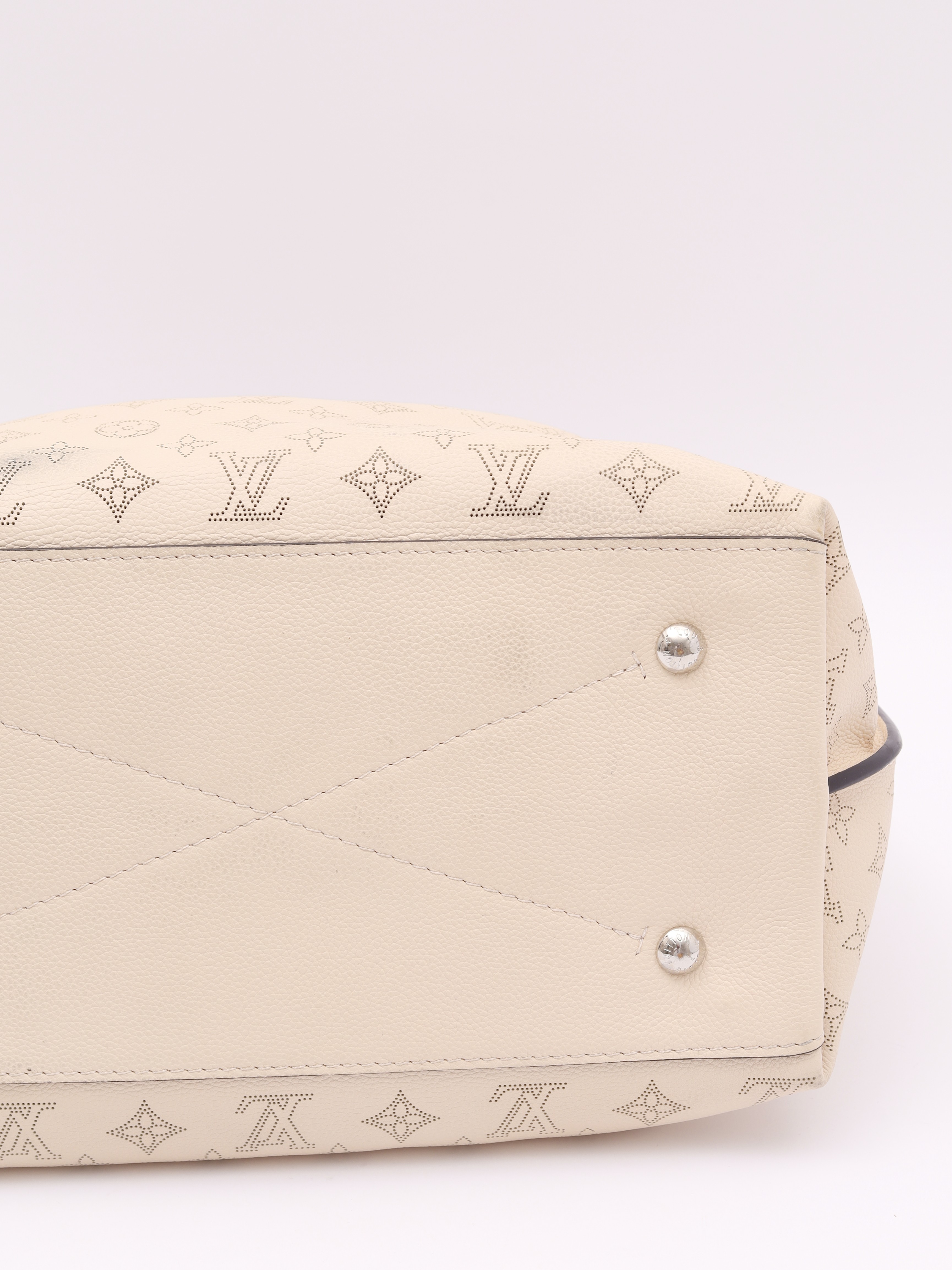 Louis Vuitton Mahina 7