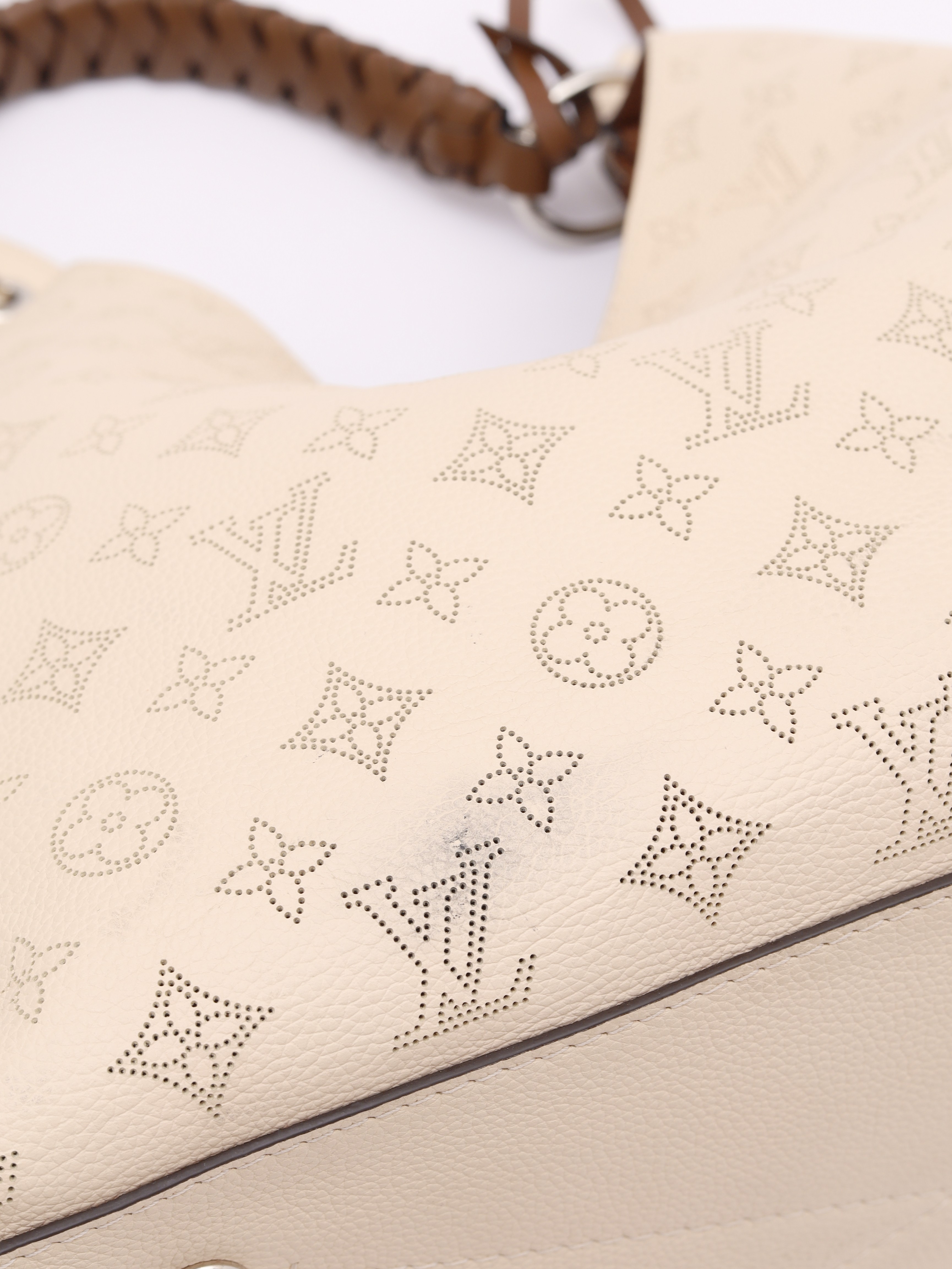 Louis Vuitton Mahina 13