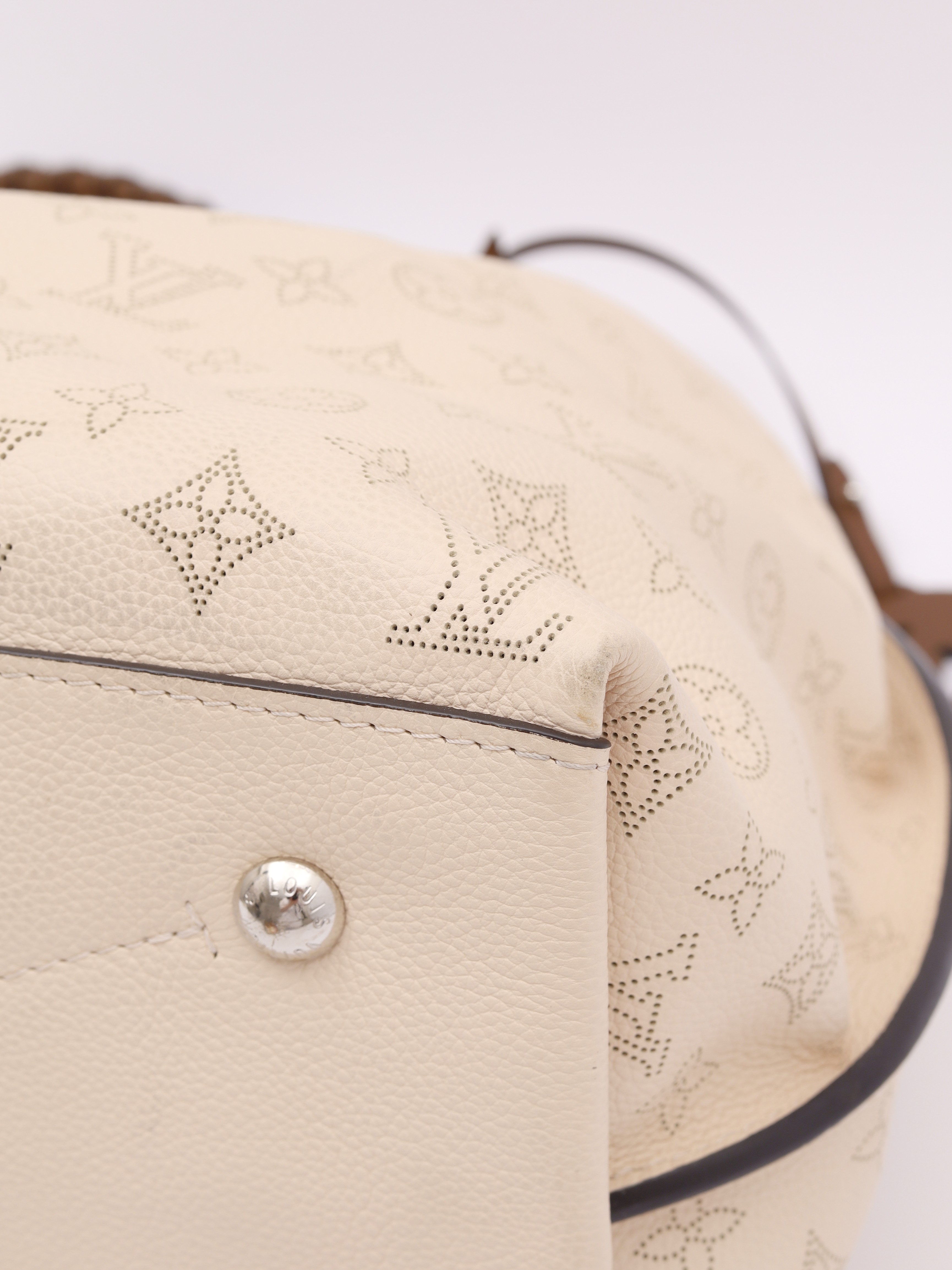 Louis Vuitton Mahina 11