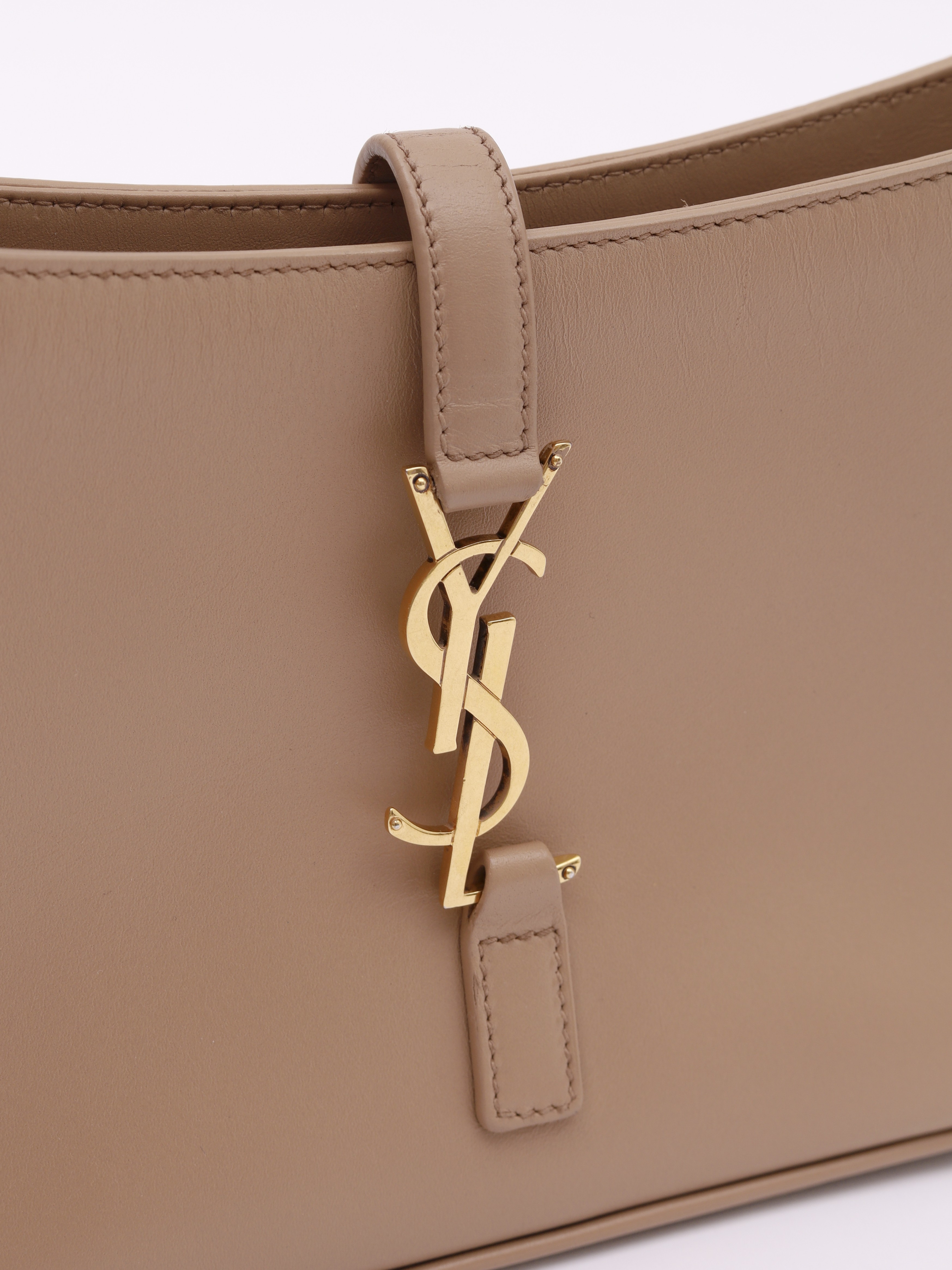 Saint Laurent Le 5 a 7 5