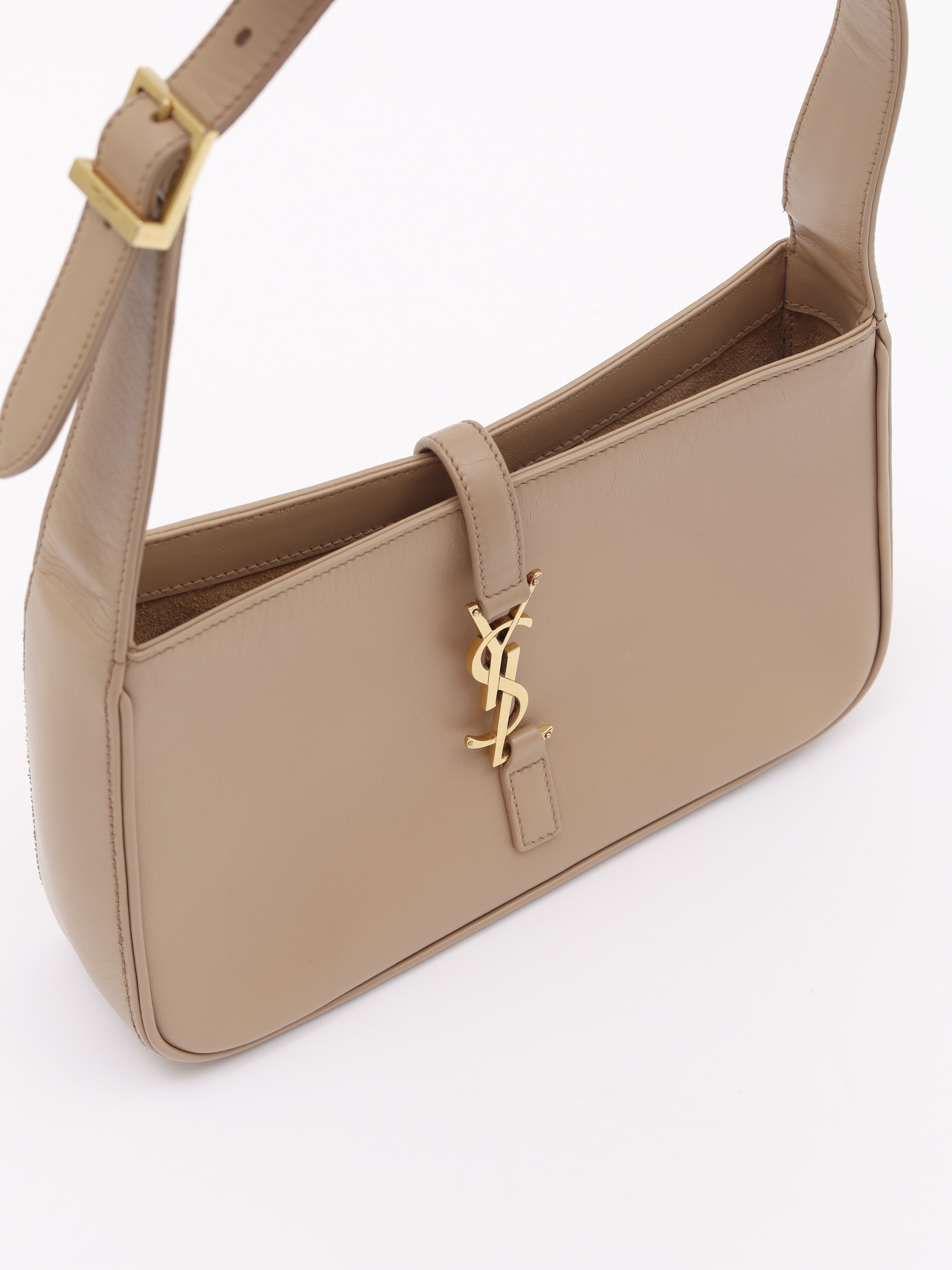 Saint Laurent Le 5 a 7 4