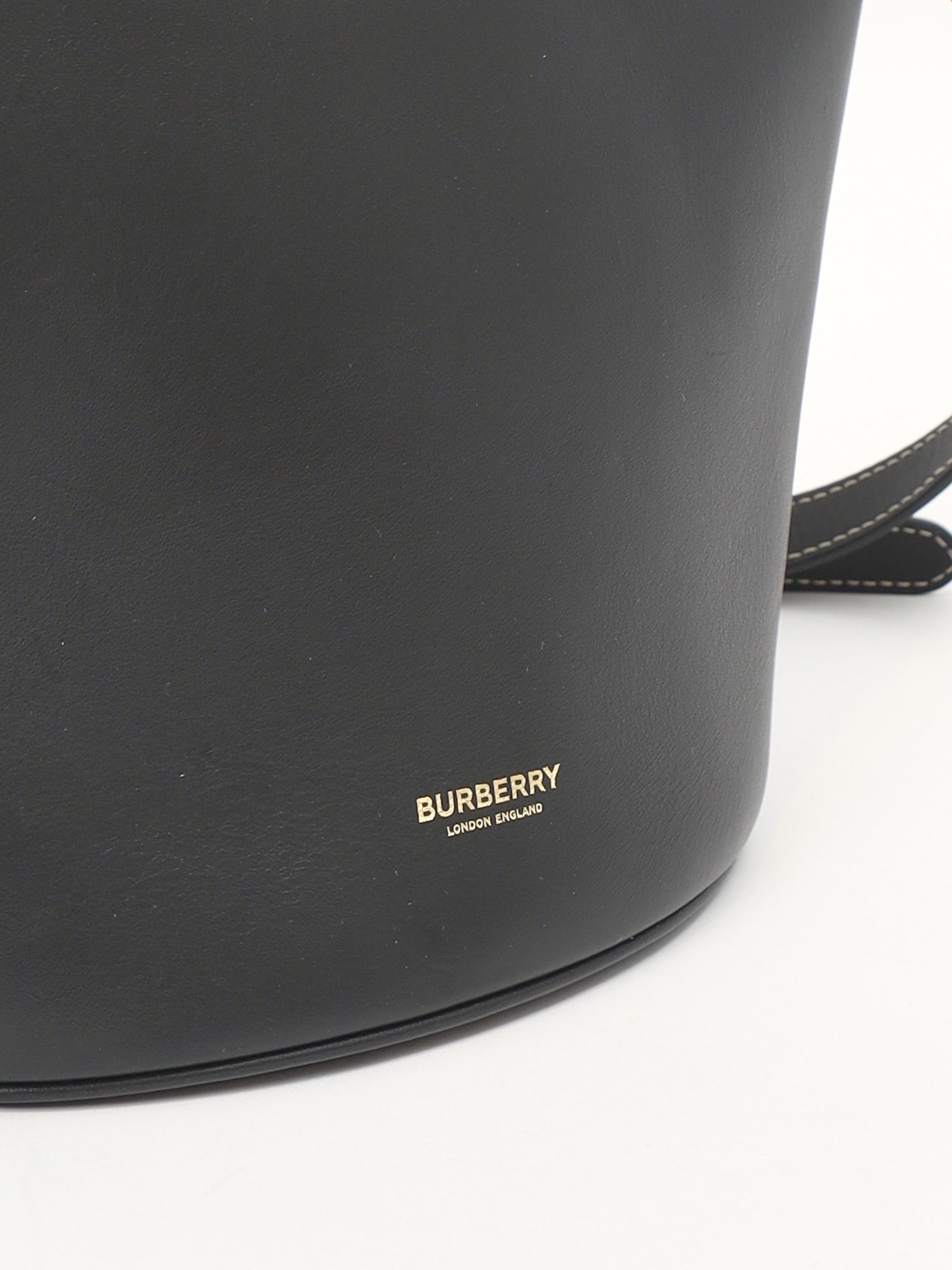 Burberry Bucket 7