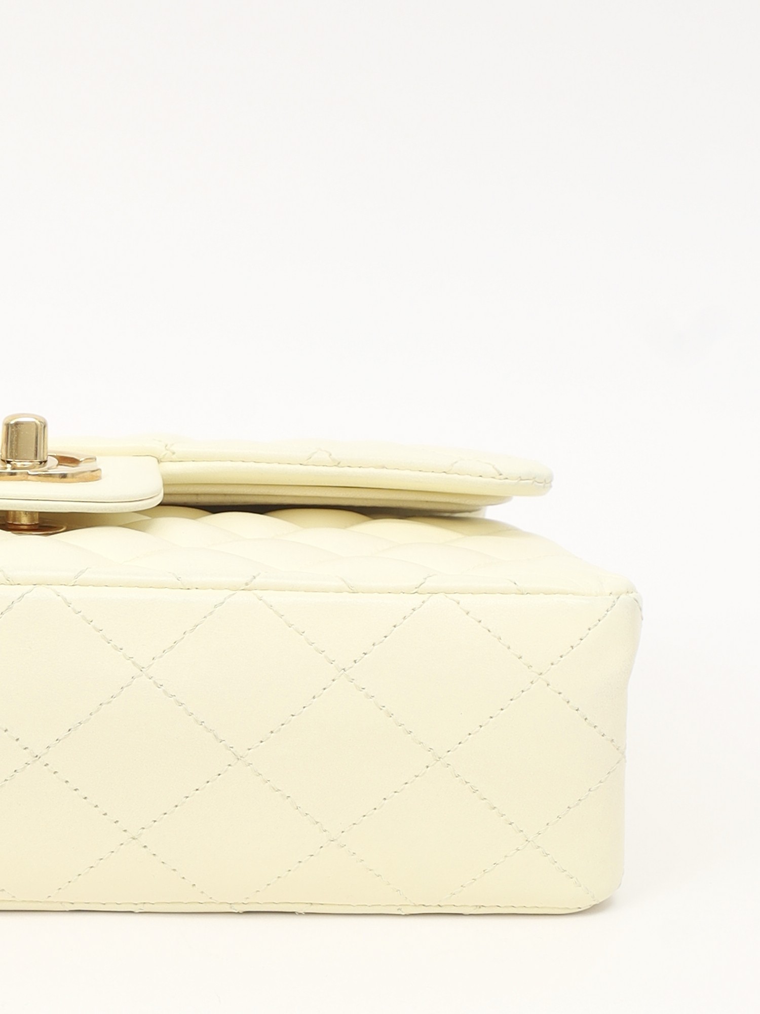 Chanel Timeless Classic 9